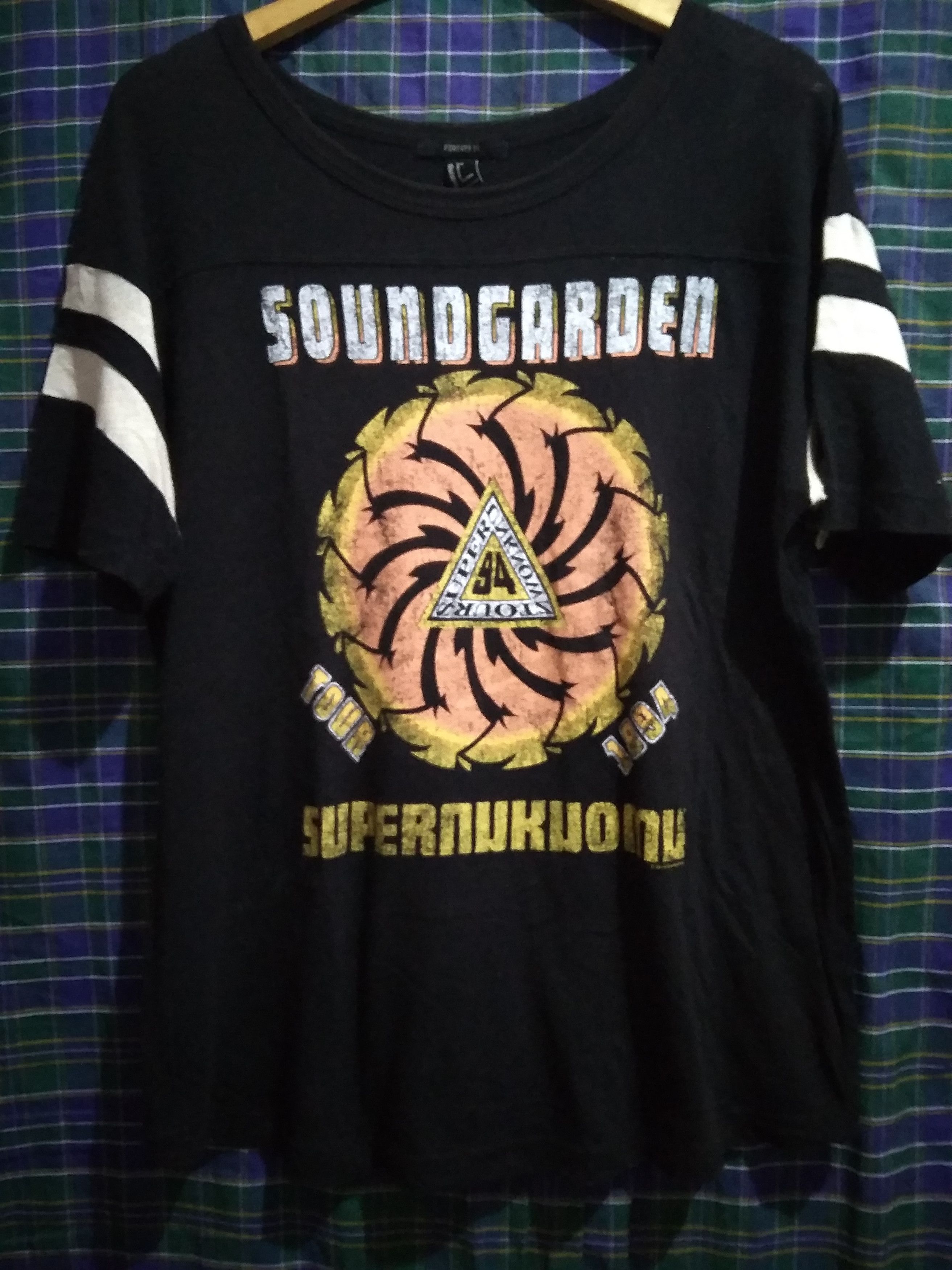 Band Tees Rare Forever 21 Soundgarden Super Unknown 94 Tour Hoodie, Sweatshirt | FlexRushtees.com
