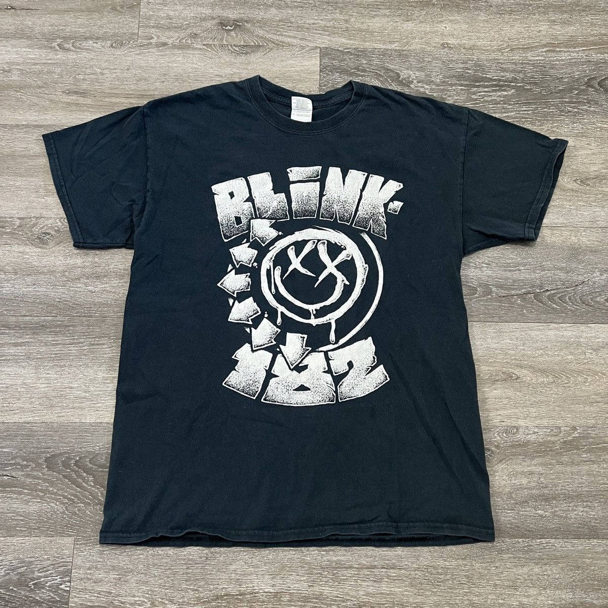 Straightfaded X Vintage Vintage Y2k Blink 182 Iconic Band T Shirt Hoodie, Sweatshirt | FlexRushtees.com