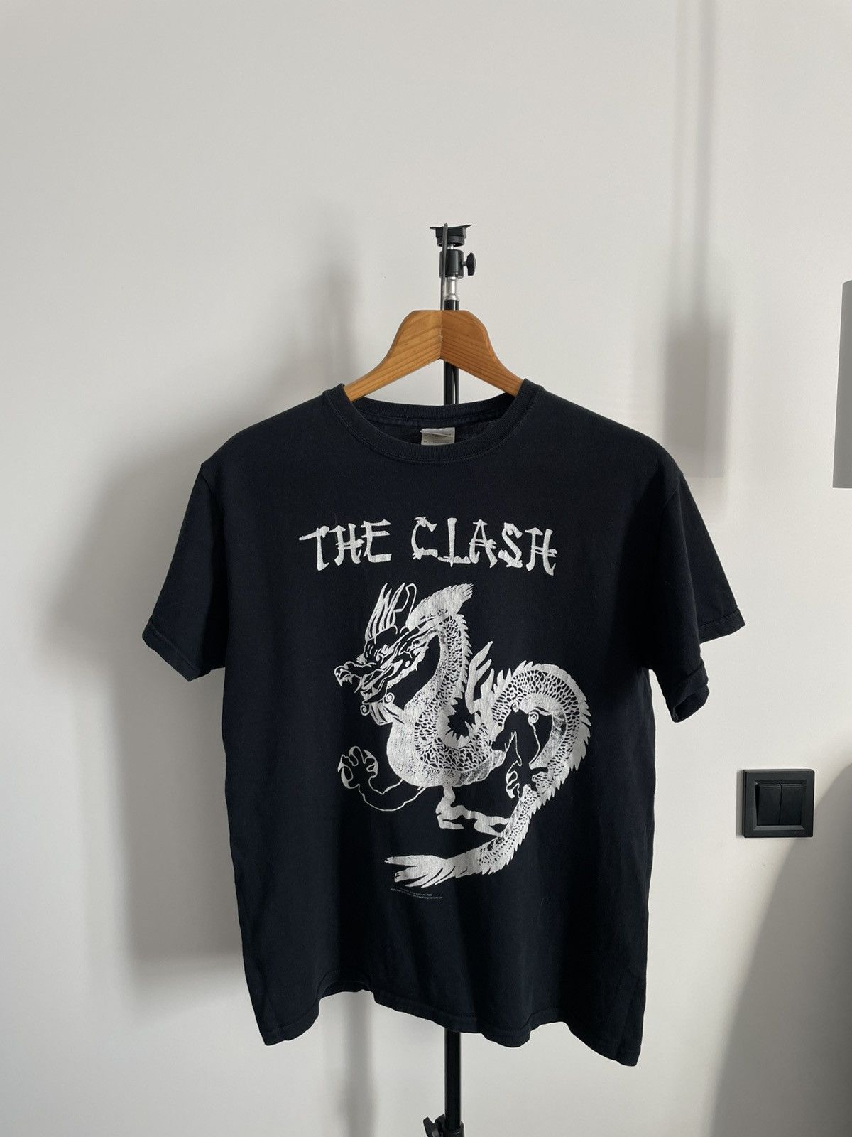 Band Tees Vintage The Clash Dragon 00 S Band T Shirt Japanese Rare Hoodie, Sweatshirt | FlexRushtees.com