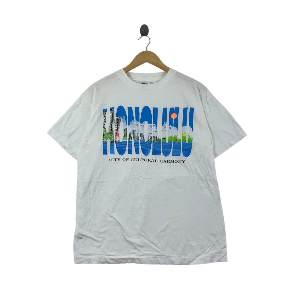 Vintage 90 Honolulu Caribbean Dream Illustration Tee Hoodie, Sweatshirt | FlexRushtees.com