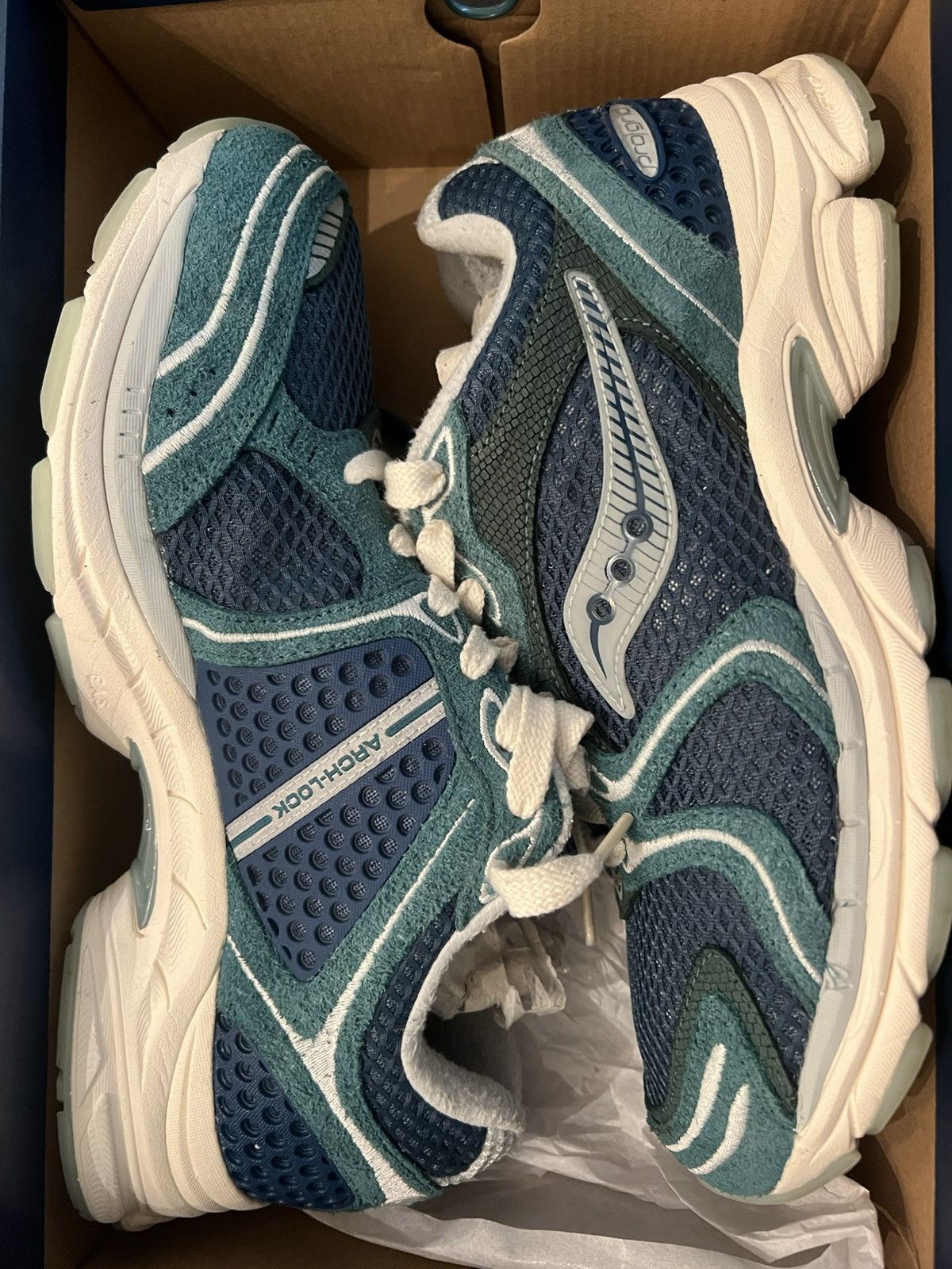 Saucony End Nessie 11 T-Shirts, Hoodie, Sweatshirt | FlexRushtees.com