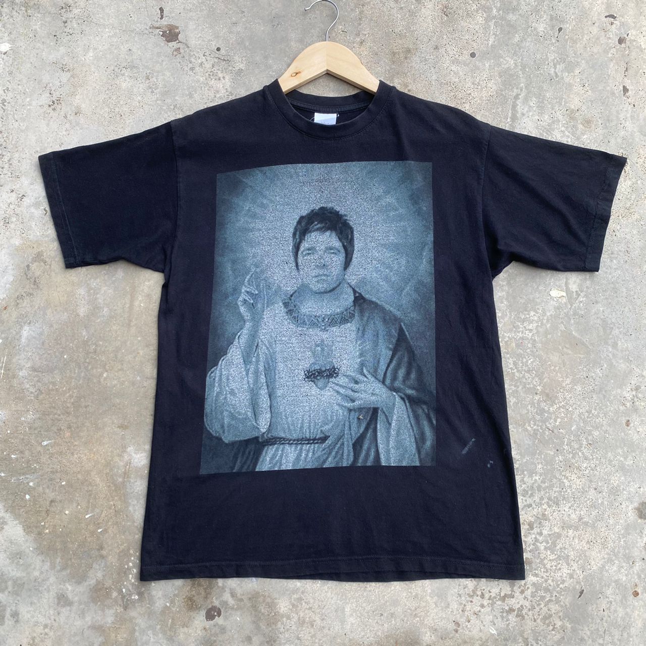 Vintage Rare Noel Oasis Graphic Tee Hoodie, Sweatshirt | FlexRushtees.com