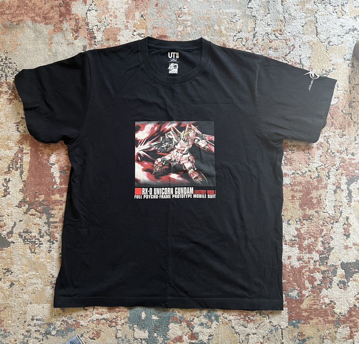 Uniqlo Unicorn Gundam Tee