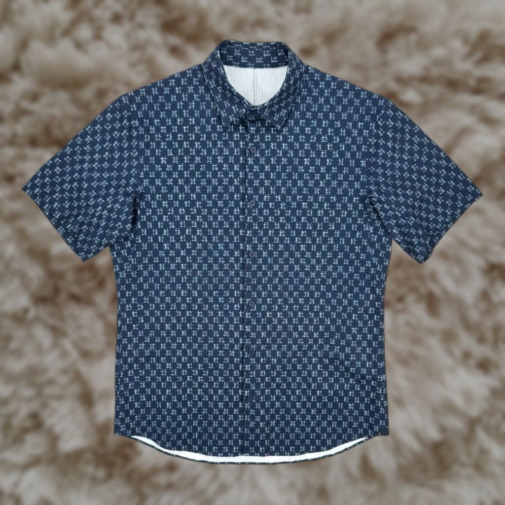 Lululemon Airing Easy Camp Collar Shirt Camo Mens Small Mint Condition Hoodie, Sweatshirt | FlexRushtees.com