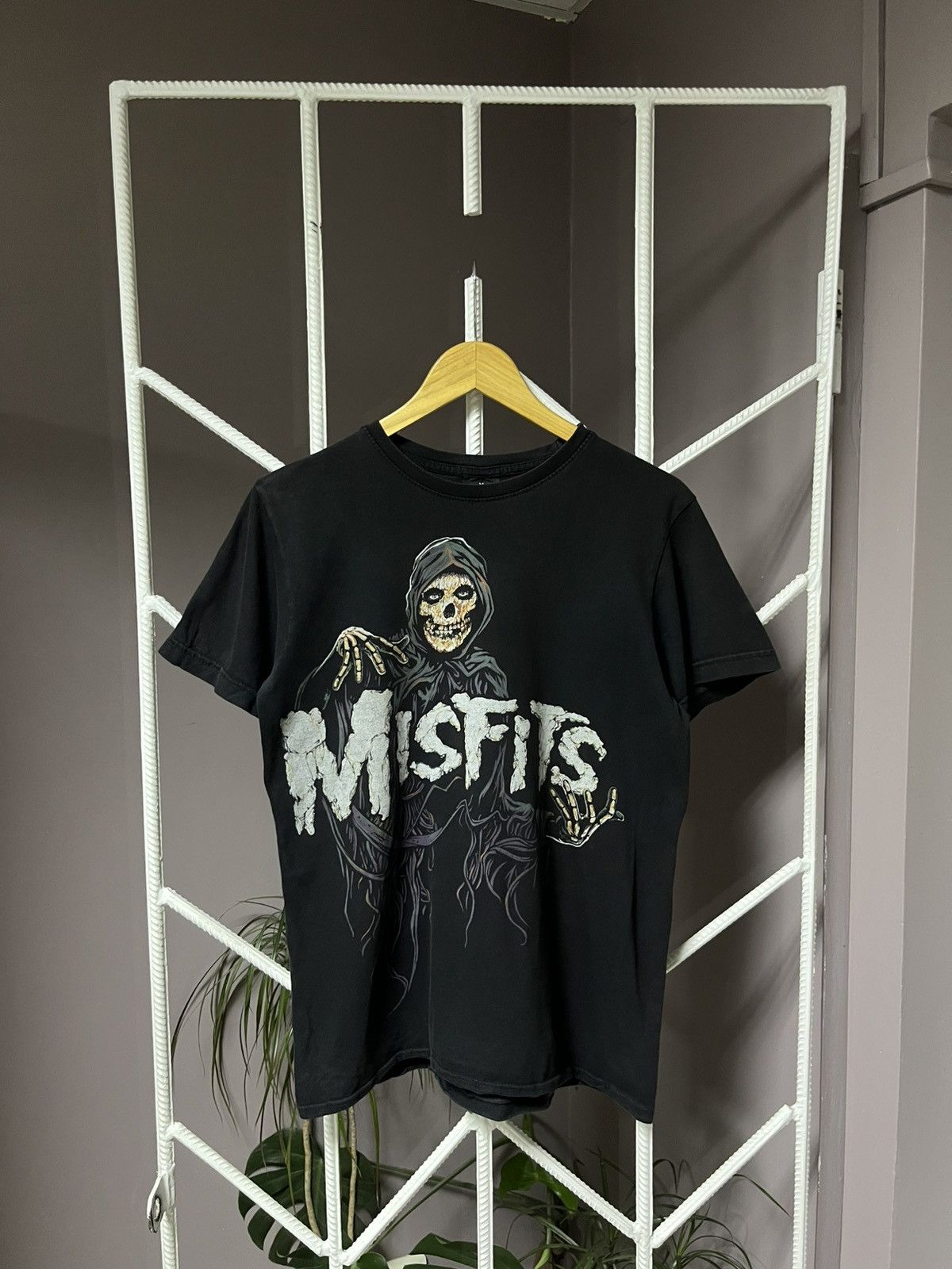 Vintage Misfits Hot Rock Tee Hoodie, Sweatshirt | FlexRushtees.com