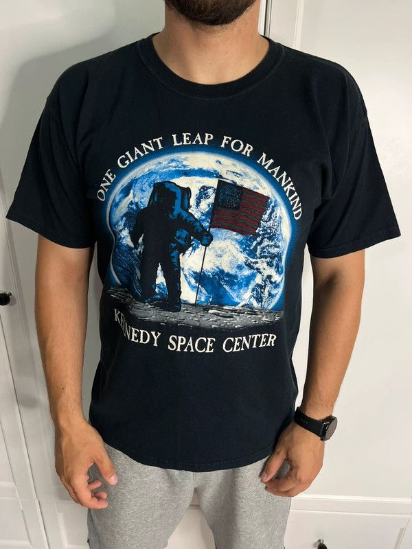 Vintage 90s Kennedy Space Center Tee Shirt