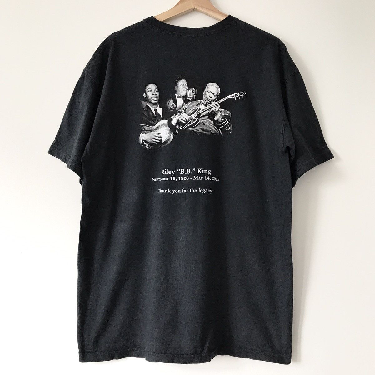 Authentic Vintage B B King Legendary Blues Singer Museum Tee Hoodie, Sweatshirt | FlexRushtees.com