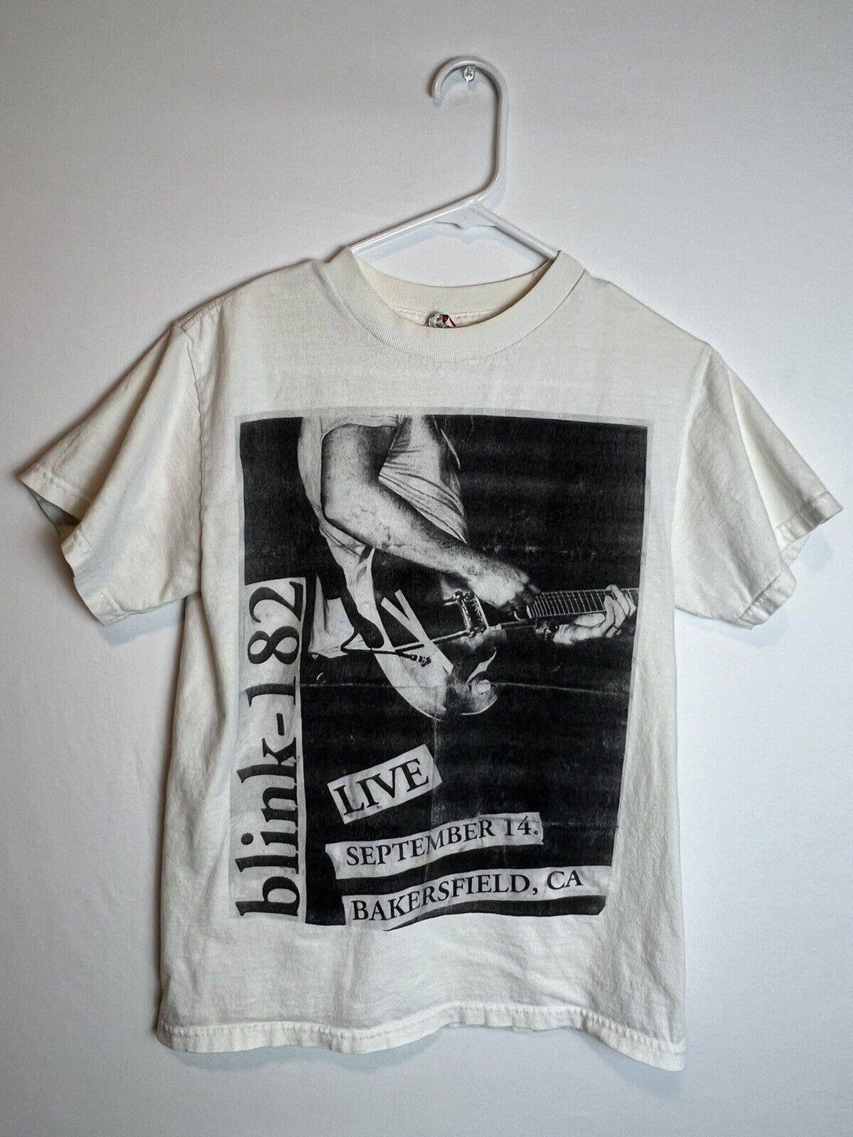 Alstyle Blink 182 Live September 4th Bakersfield Ca Concert T-Shirts, Hoodie, Sweatshirt | FlexRushtees.com