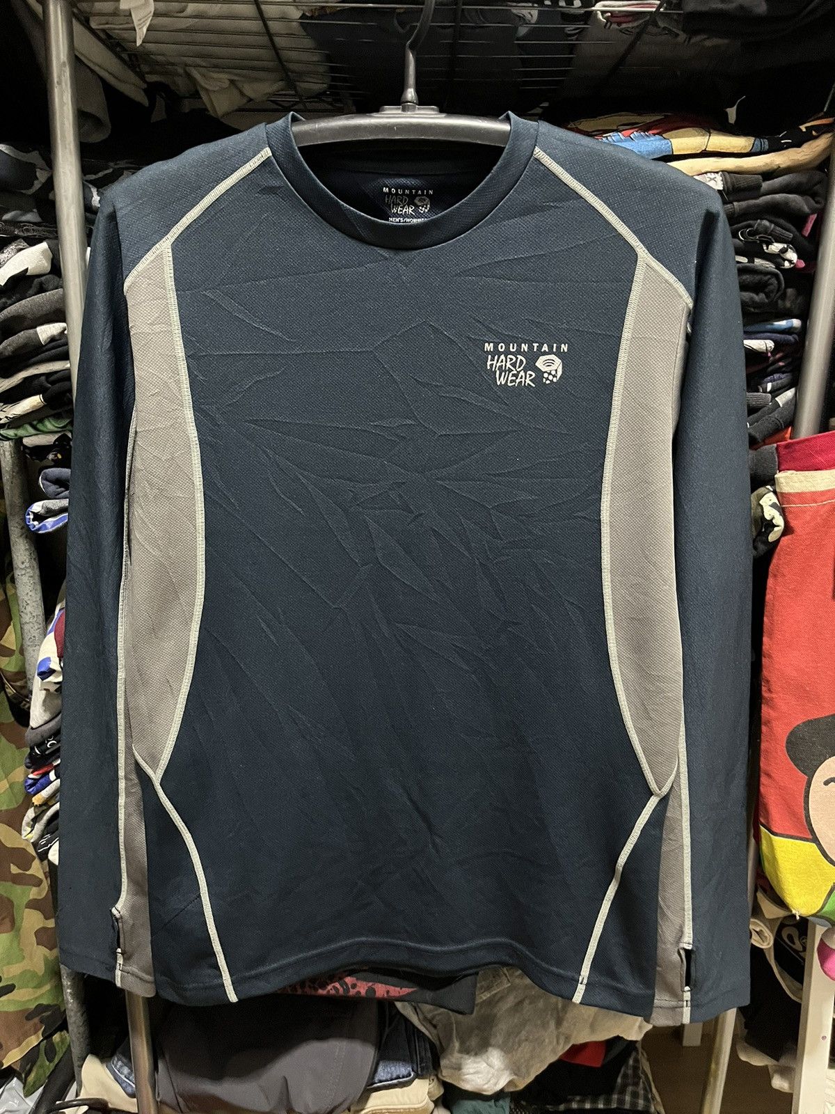 Hardwear Mountain Hardware Hiking Ls Tee Logo 00s Hoodie, Sweatshirt | FlexRushtees.com