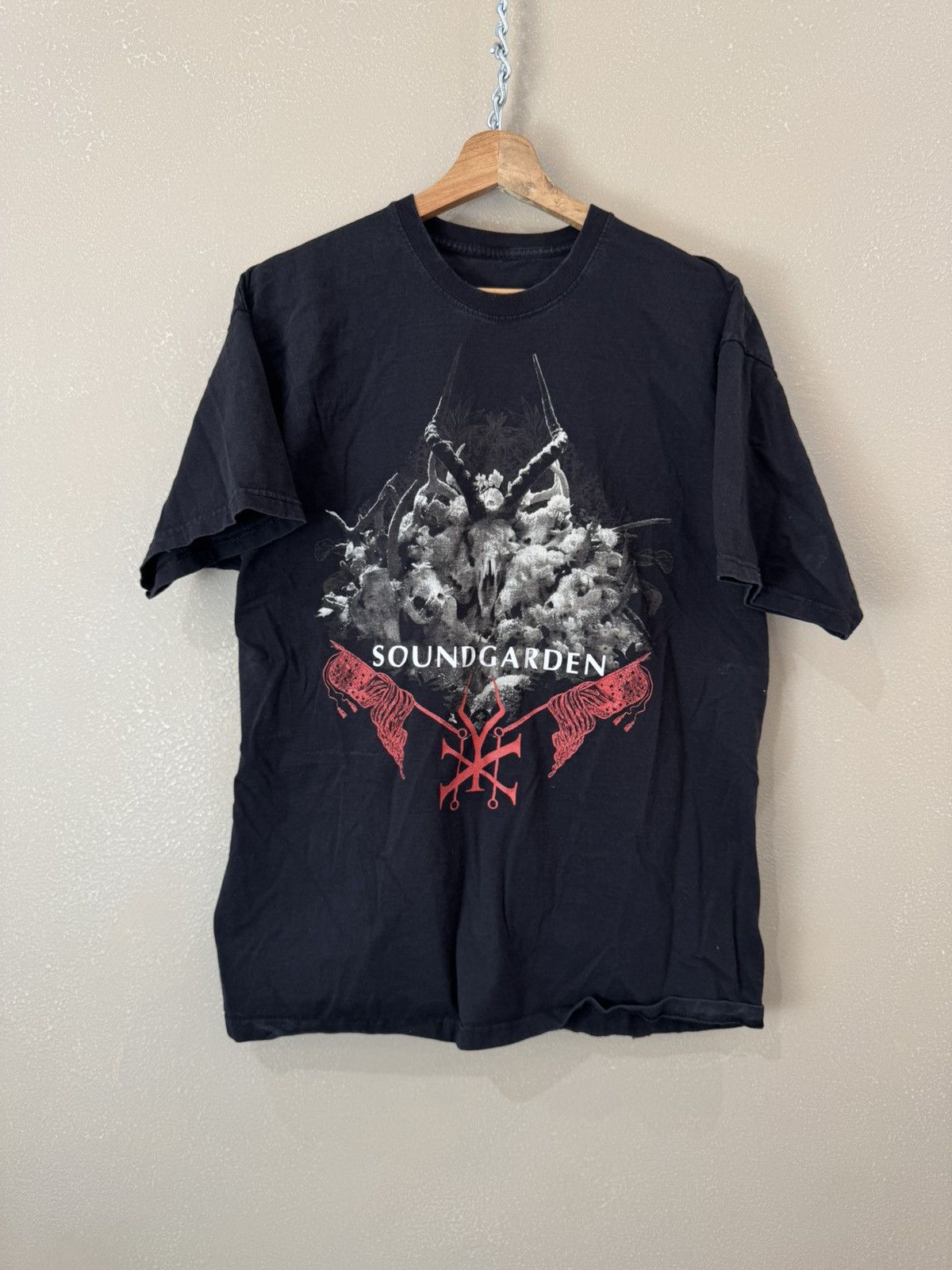 Vintage Soundgarden Tour 2012 T Shirt Hoodie, Sweatshirt | FlexRushtees.com