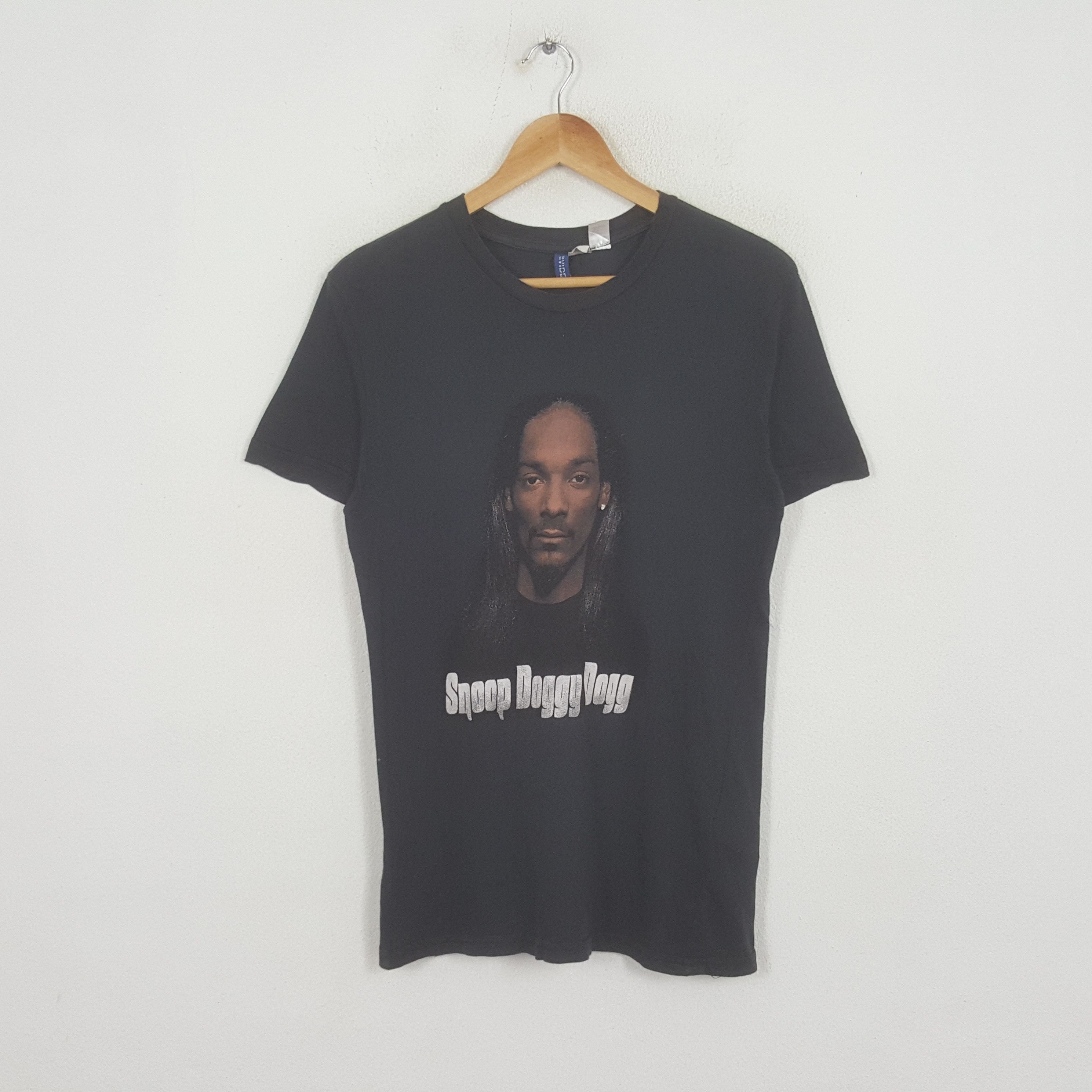 Snoop Dogg X Vintage Vintage Snoop Dogg American Rapper Hip Hop Graphic Tshirt Hoodie, Sweatshirt | FlexRushtees.com