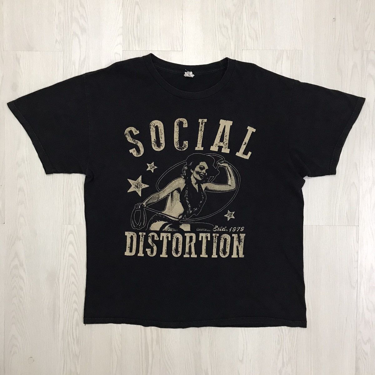Vintage Social Distortion Band Tee Radiohead Weezer Hoodie, Sweatshirt | FlexRushtees.com
