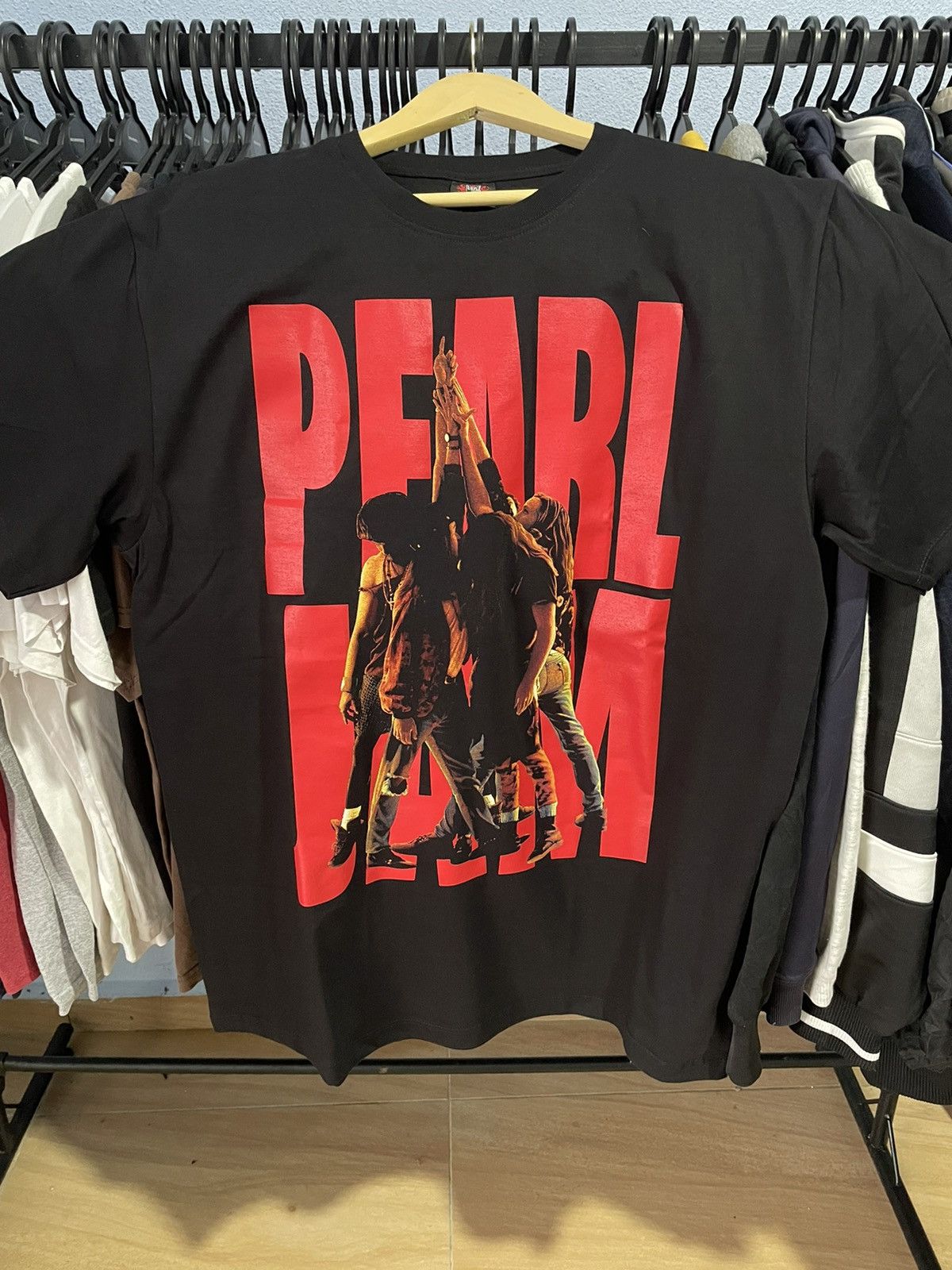 Rap Tees X Vintage Pearl Jam Bootleg Big Print Big Size Xlarge Tshirt Hoodie, Sweatshirt | FlexRushtees.com