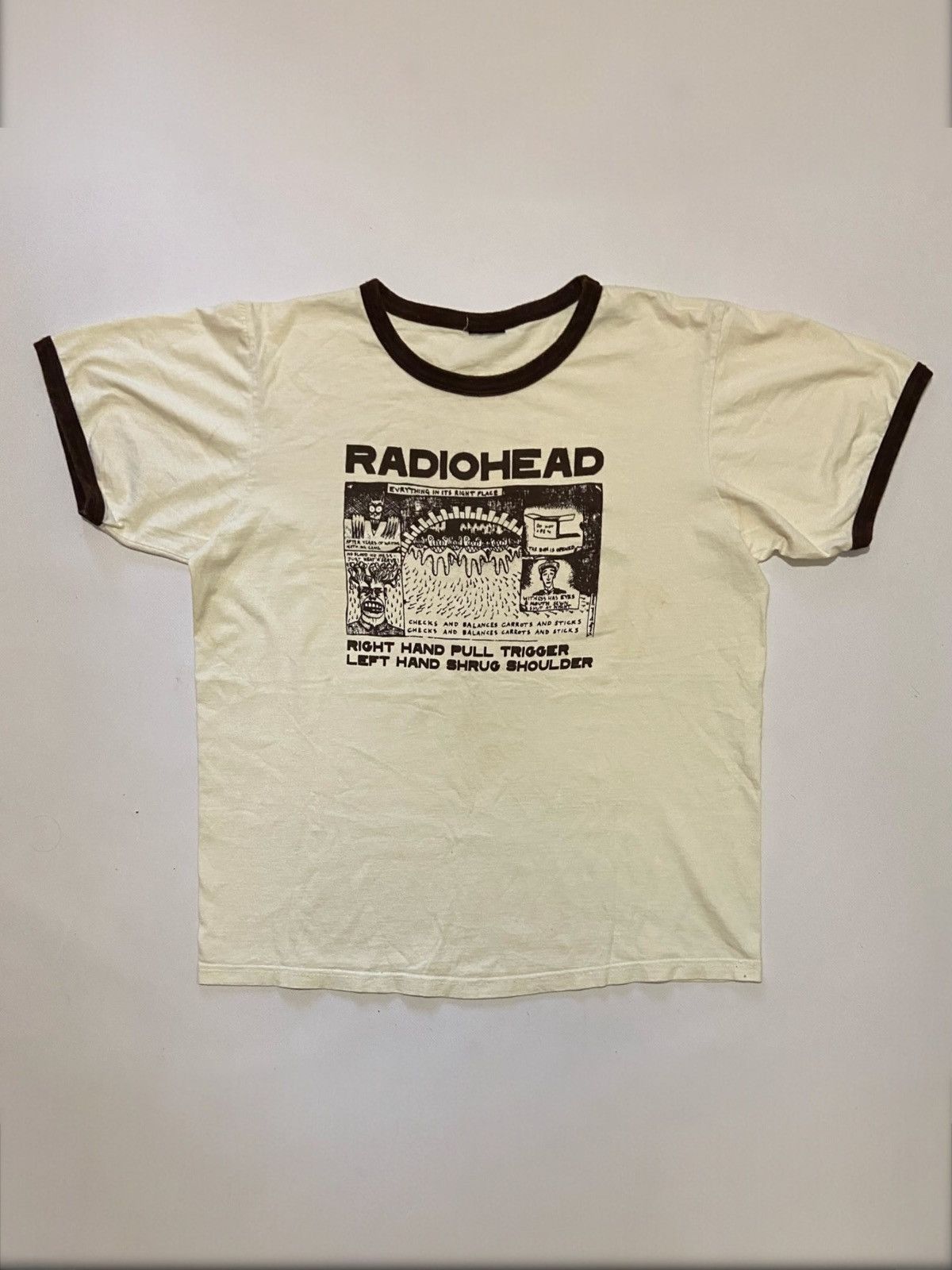 Band Tees Vintage 2000 S Radiohead Right Hand Pull Trigger Hoodie, Sweatshirt | FlexRushtees.com