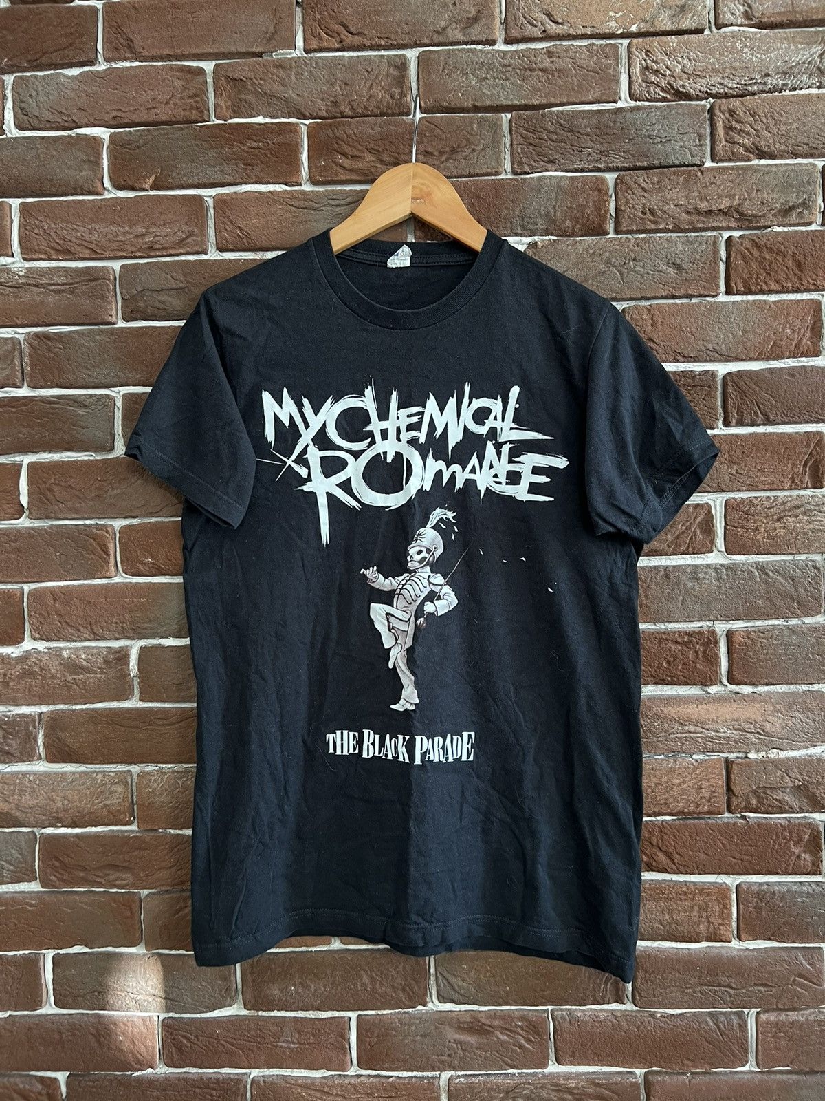 My Chemical Romance X Vintage Rare Vintage Y2k My Chemical Romance Black Parad Band Tshi T-Shirts, Hoodie, Sweatshirt