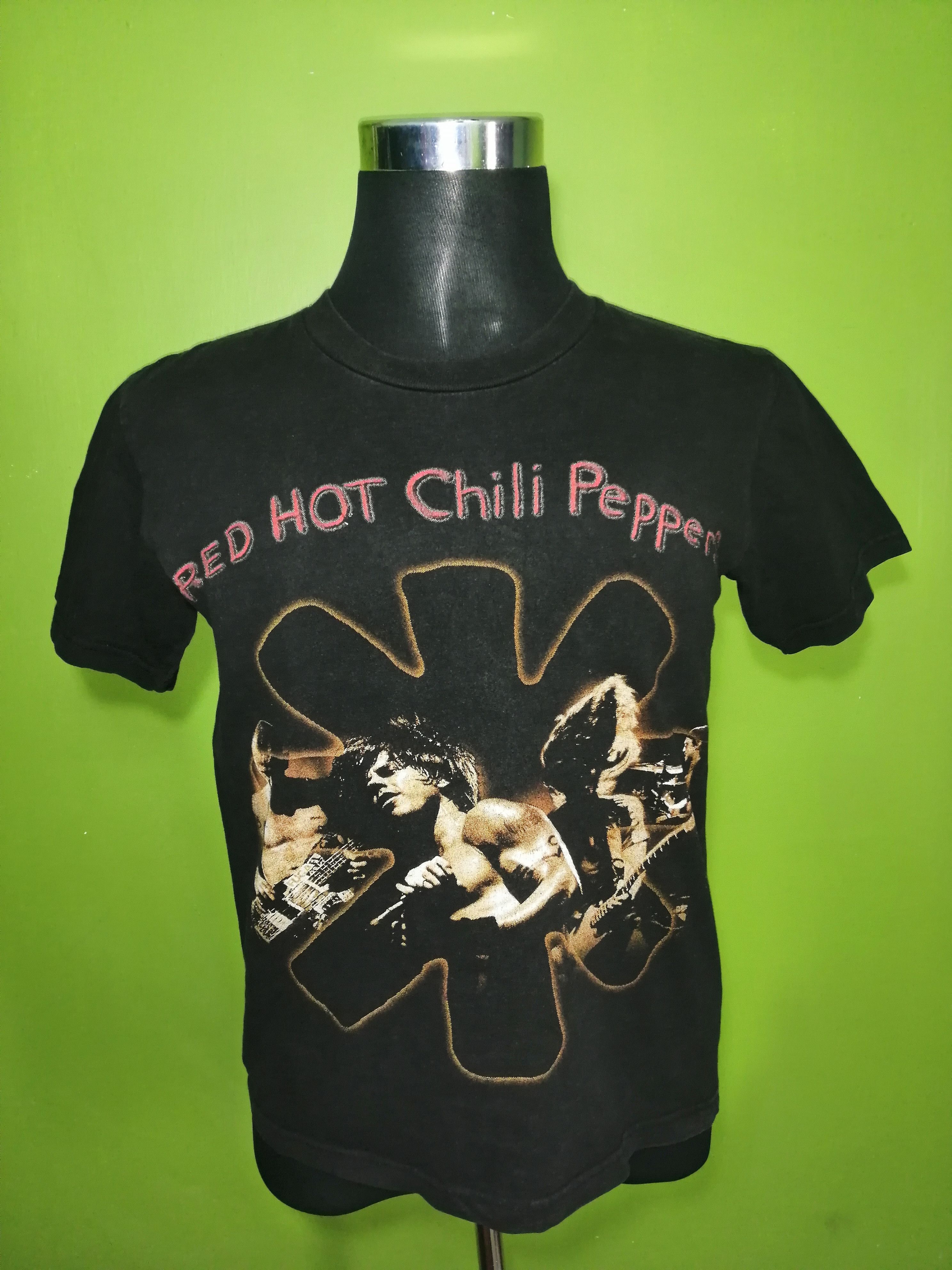 Vintage Red Hot Chili Peppers Tshirt Hoodie, Sweatshirt | FlexRushtees.com