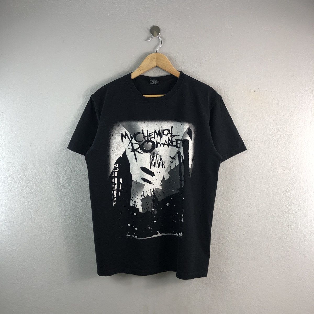 Vintage My Chemical Romance The Black Parade Emo Punk Rock Band Tees Hoodie, Sweatshirt | FlexRushtees.com