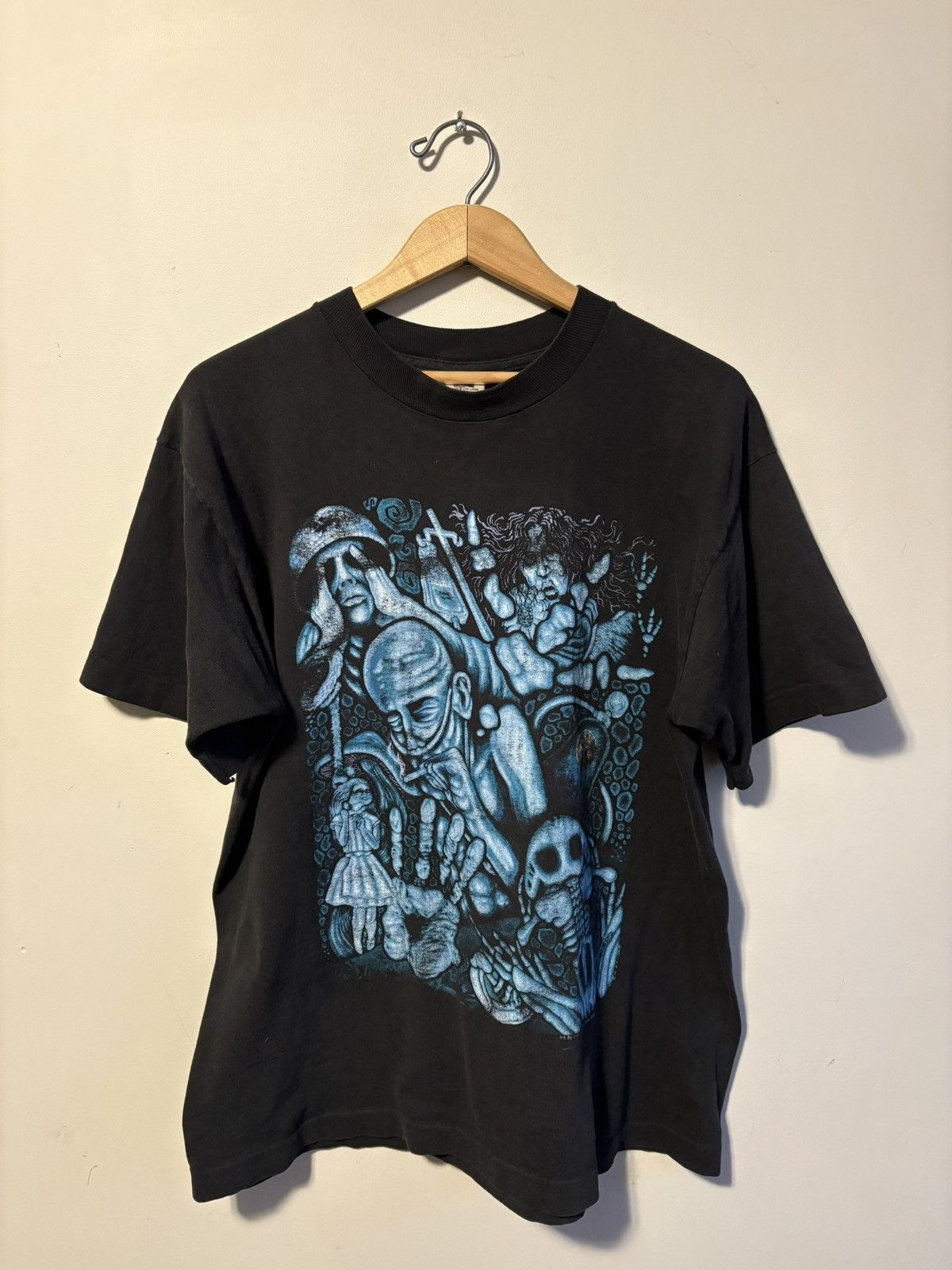 Fruit Of The Loom Vintage 90s Alice In Chains Tour Tee Hoodie, Sweatshirt | FlexRushtees.com