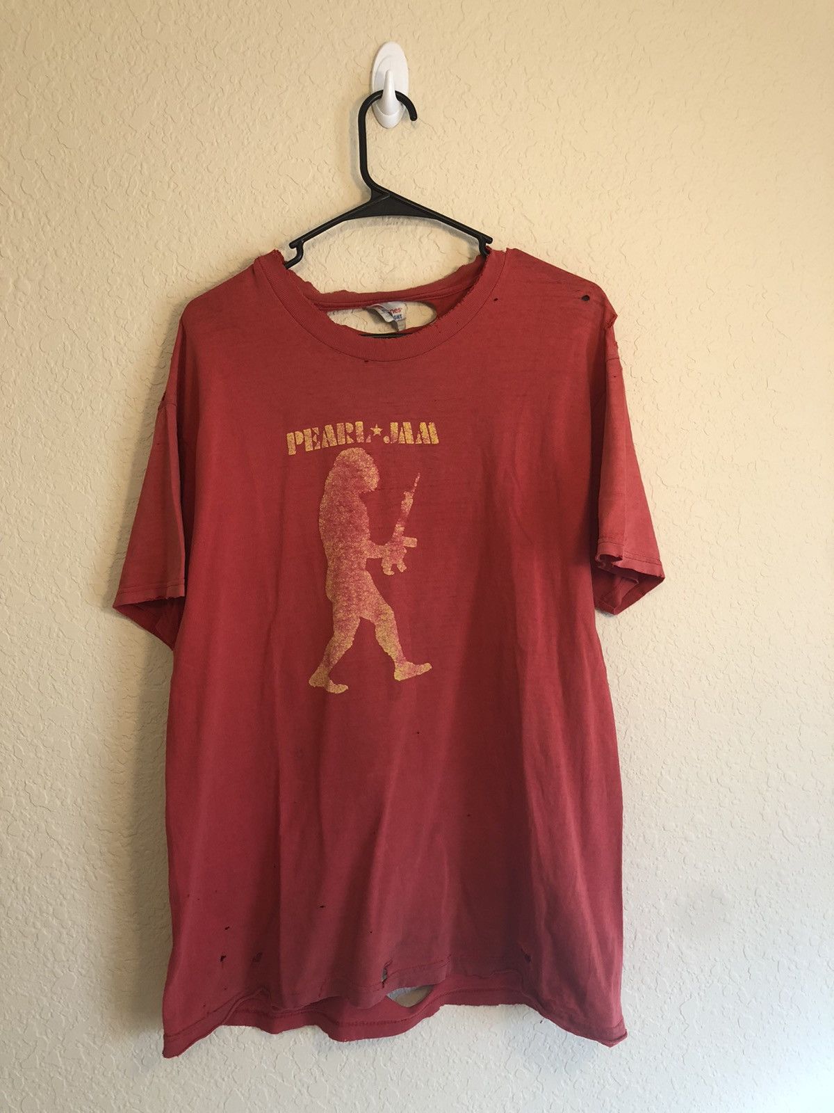 Vintage Thrashed Pearl Jam 98 Tour Distressed Custom Tee Hoodie, Sweatshirt | FlexRushtees.com
