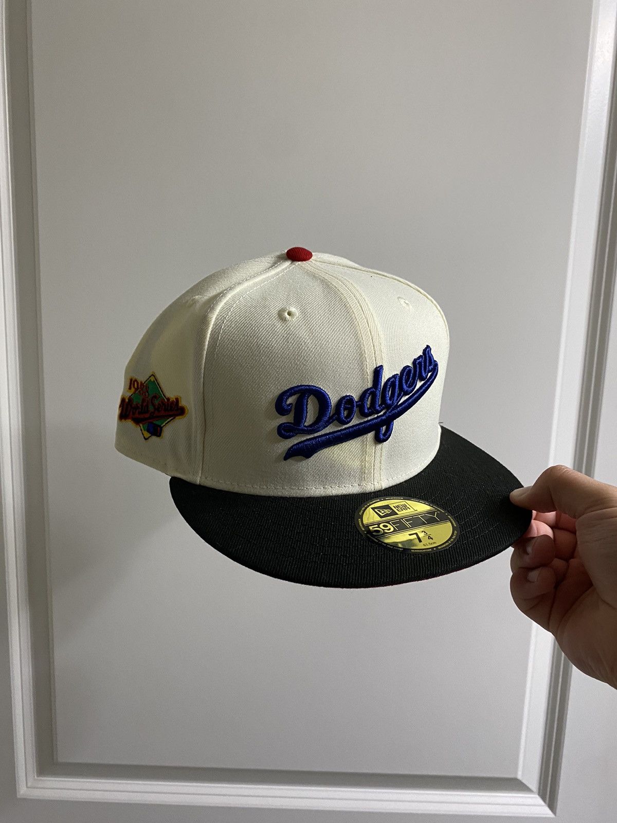 New Era 7 3 4 Los Angeles Dodgers Script Mookie Two Tone Anthem
