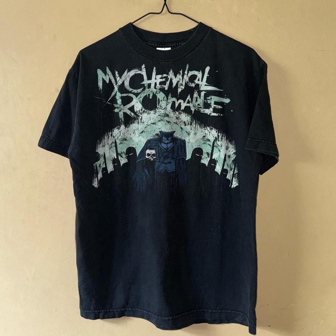 Vintage My Chemical Romance Decapitated Gothic Emo Band Tee Hoodie, Sweatshirt | FlexRushtees.com