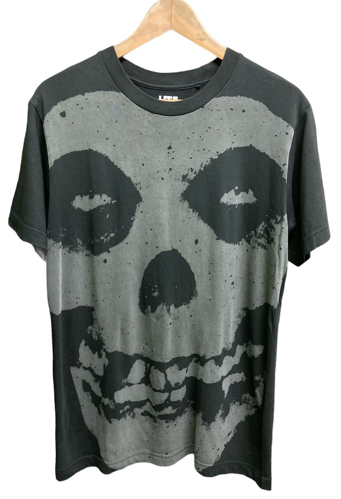 X Uniqlo Misfits Over Print T-Shirts, Hoodie, Sweatshirt | AU16VibeMintTees.com