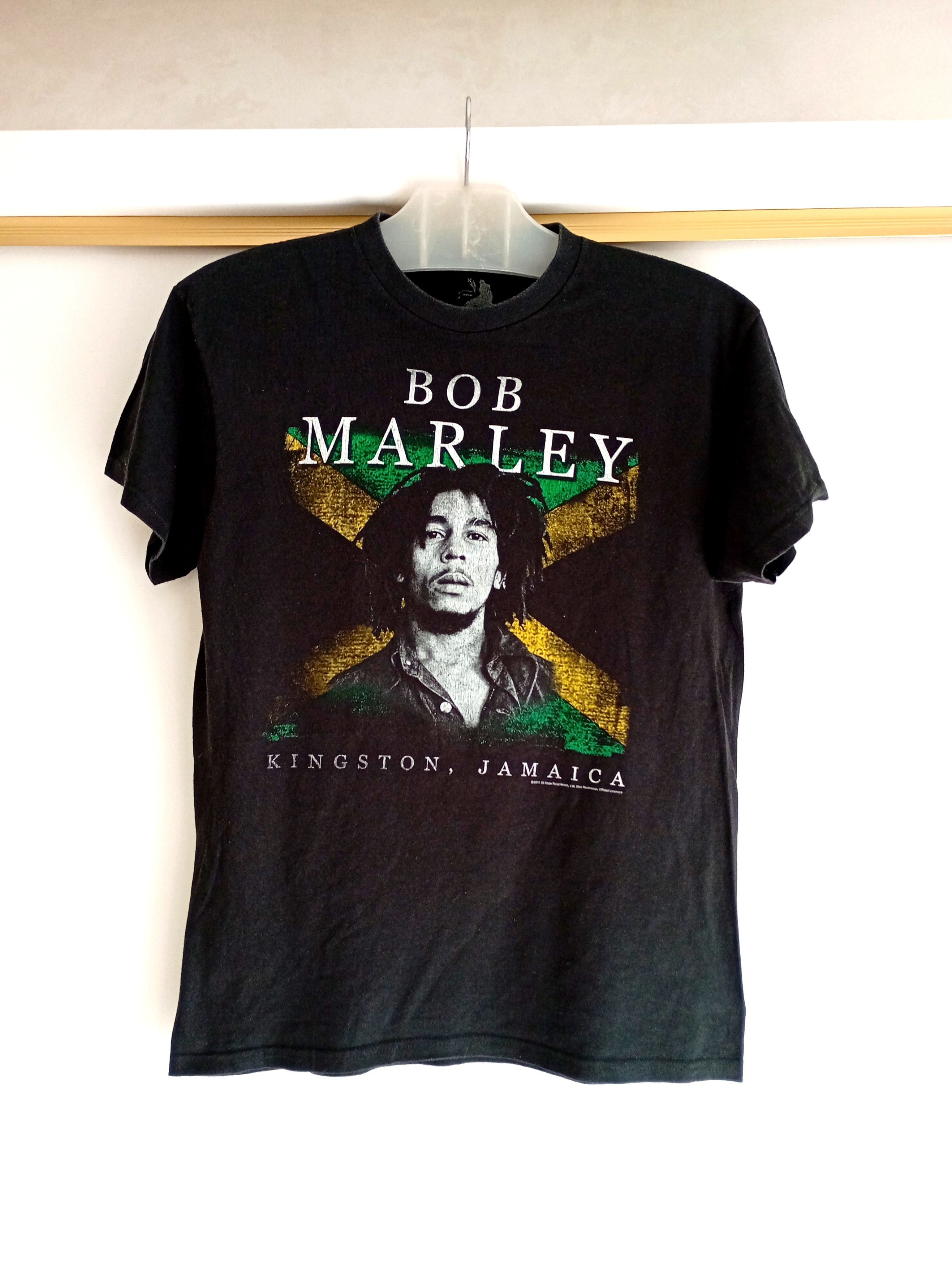 Marley Vintage Bob Marley Rap Tshirt By Zion 2011 Hoodie, Sweatshirt | FlexRushtees.com