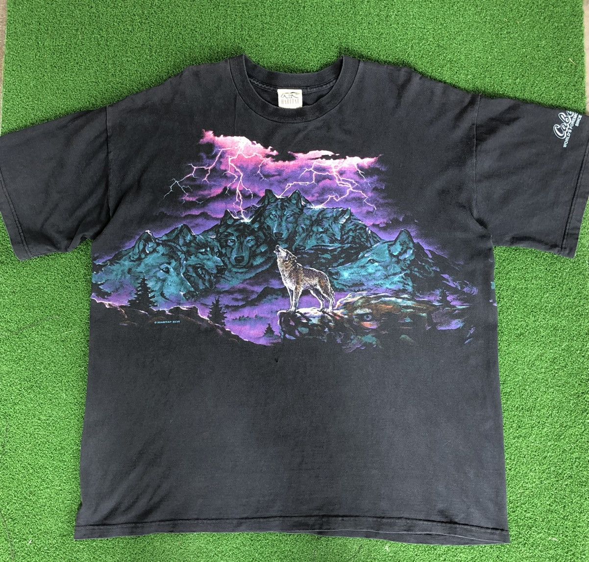 Habitat Rare Distressed Vintage 90s Wolf In The Mountain Las Vegas