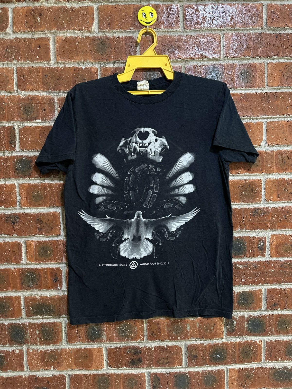 Vintage Linkin Park A Thousand Suns World Tour Faded Tee Hoodie, Sweatshirt | FlexRushtees.com