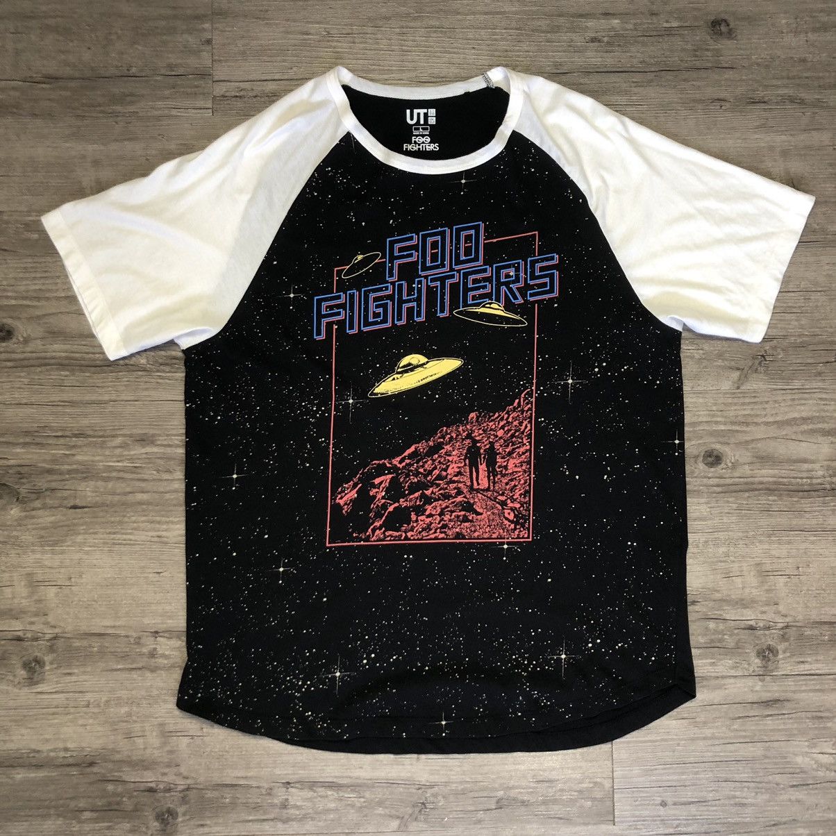 Uniqlo Foo Fighter X Uniqlo 2016 T-Shirts, Hoodie, Sweatshirt | FlexRushtees.com