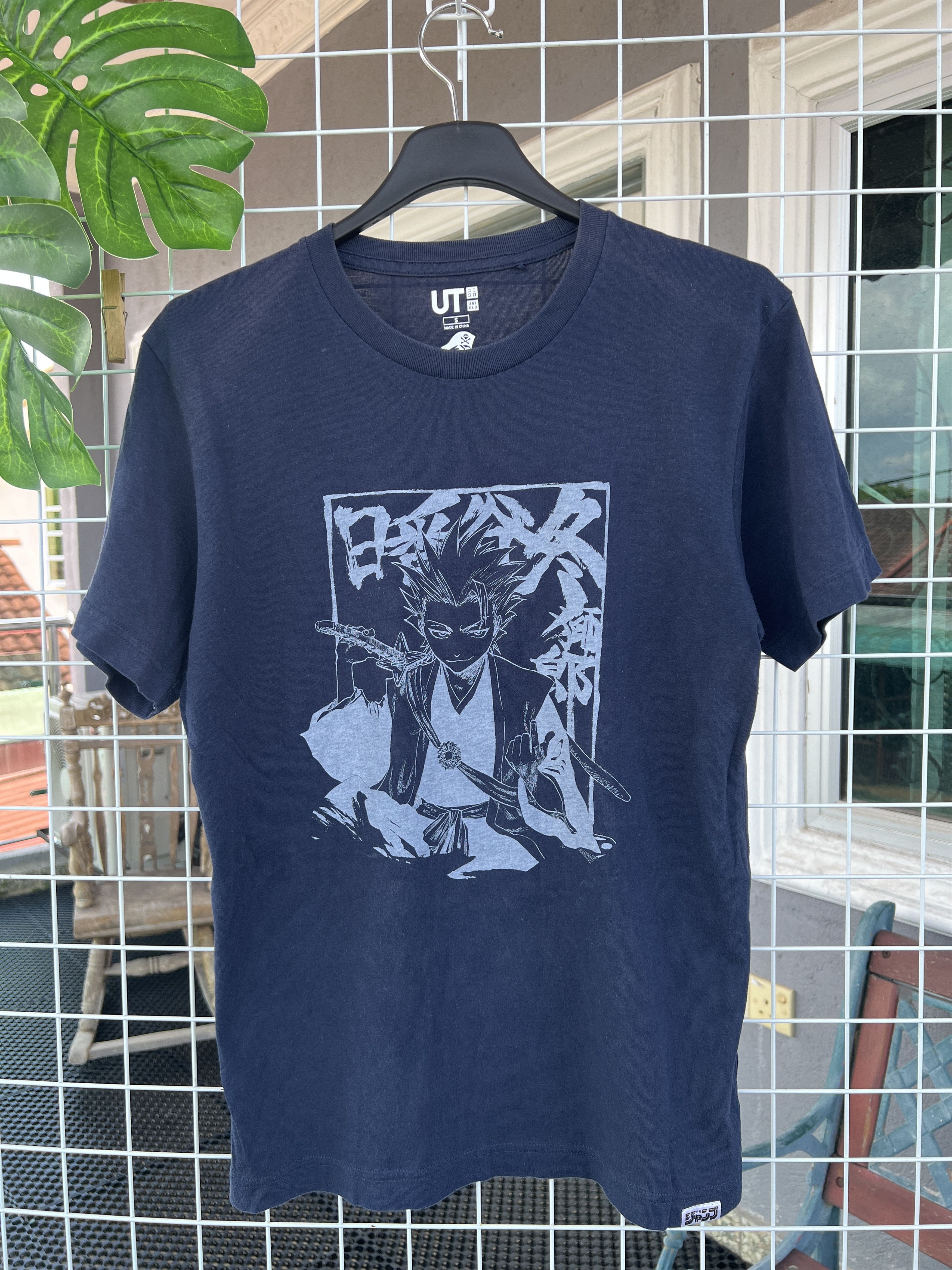 Uniqlo Ut Anime Bleach Tee Hoodie, Sweatshirt | FlexRushtees.com