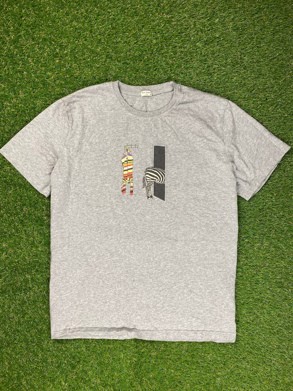 Smith Paul Smith Undressed Zebra Printed Graphic Tee Hoodie, Sweatshirt | AU16VibeMintTees.com