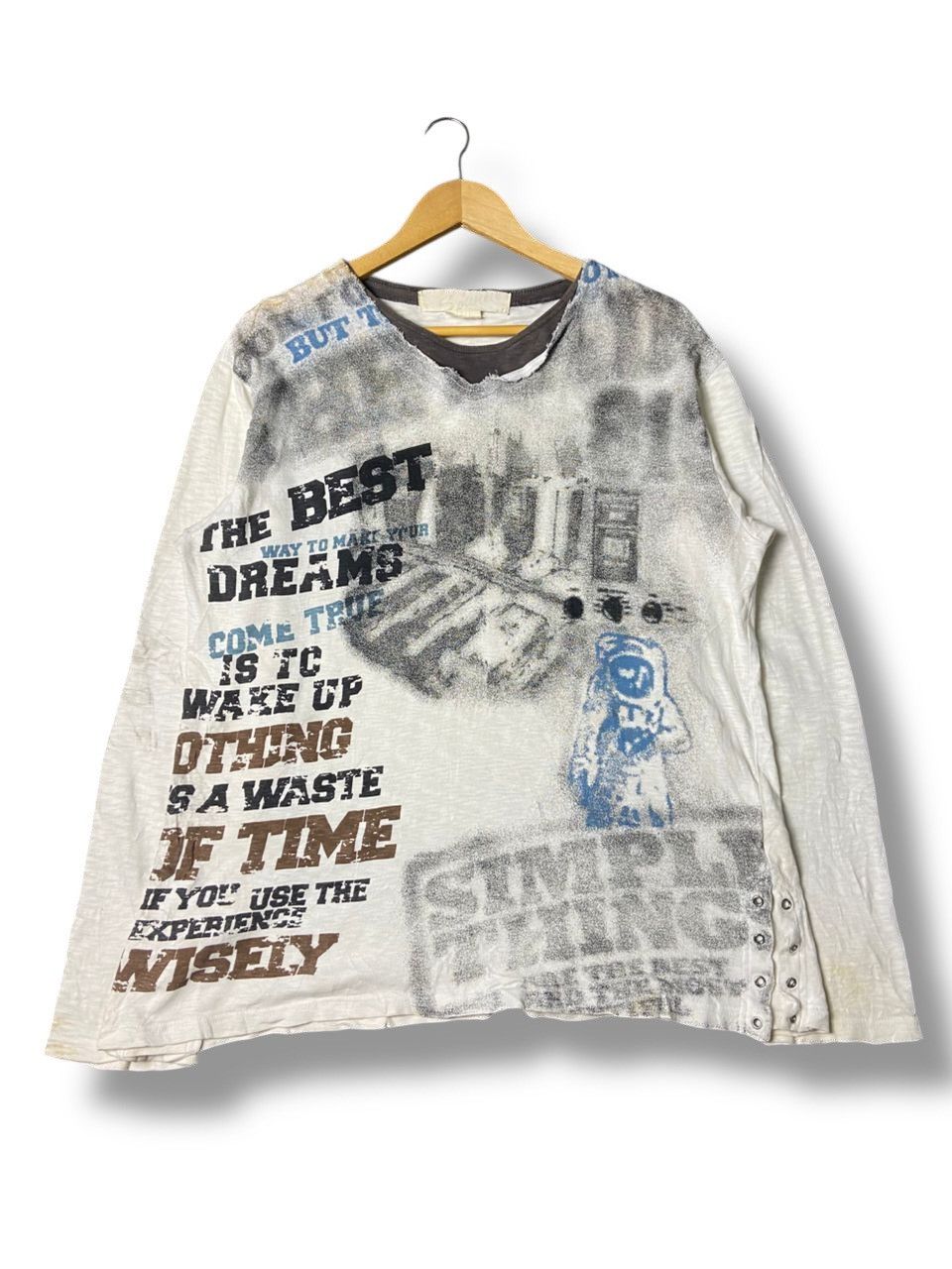Japanese Brand Sparkle Brand Graphic Tee Astronaut Long Sleeve Tee 150