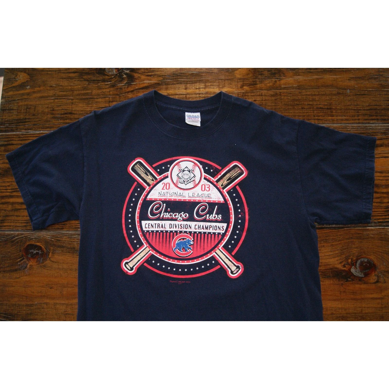 Gildan Chicago Cubs 2003 Central Division Champions L Tshirt Hoodie, Sweatshirt | FlexRushtees.com