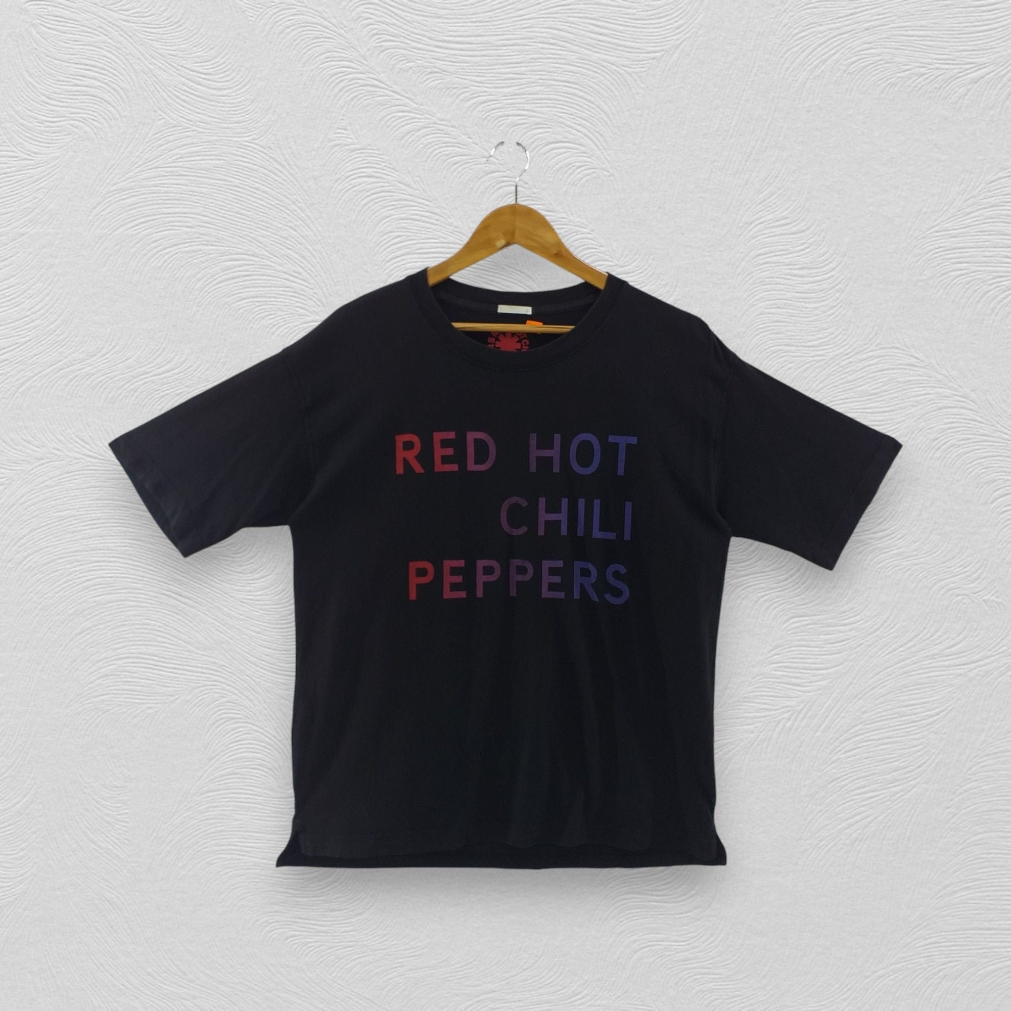 Band Tees Red Hot Chili Peppers Band Large Tee F091 Hoodie, Sweatshirt | FlexRushtees.com