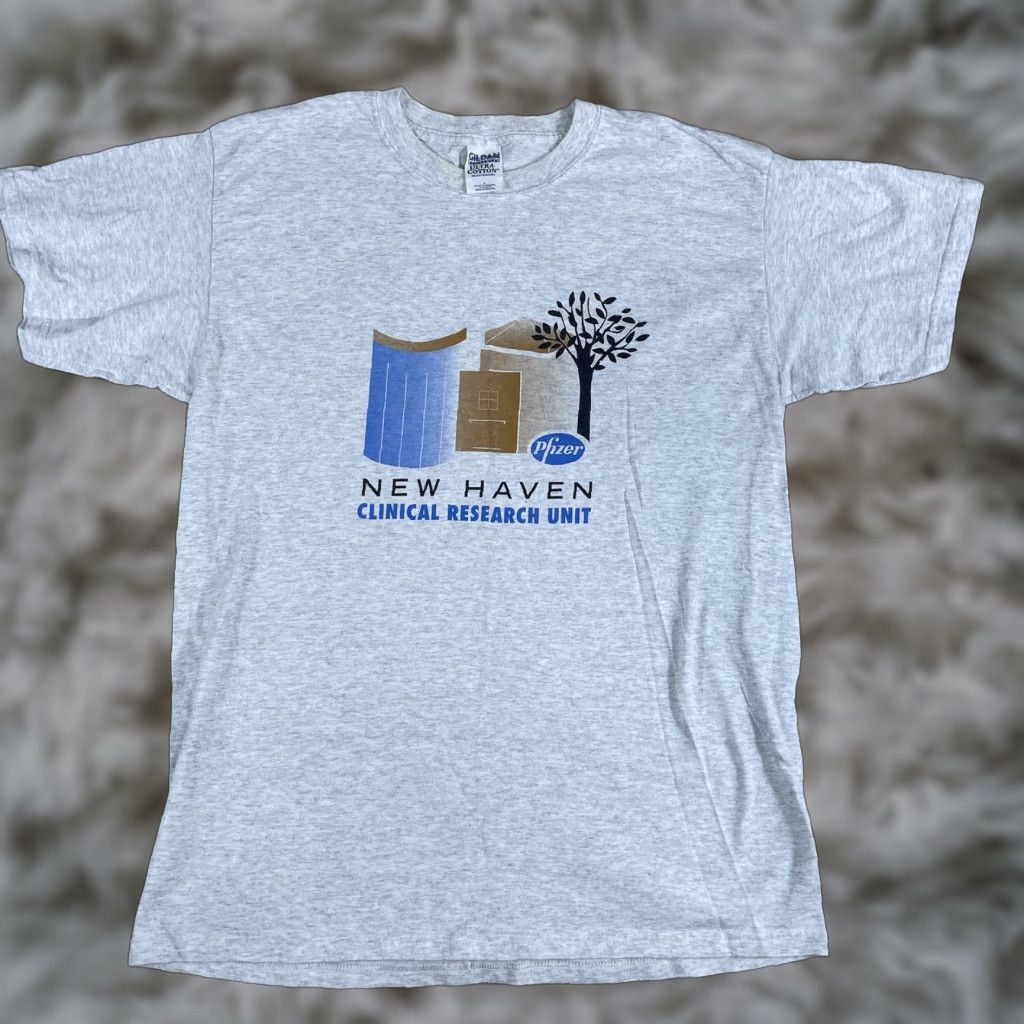 Gildan Vintage Pfizer New Haven T Shirt Adult Large Gray Y2k Covid Clinical Research Ct Gildan Men S Hoodie, Sweatshirt
