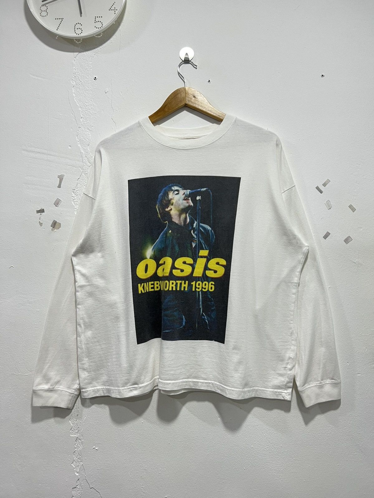 Vintage Oasis Knebworth 1996 Longsleeve Boxy Tshirt Hoodie, Sweatshirt | FlexRushtees.com