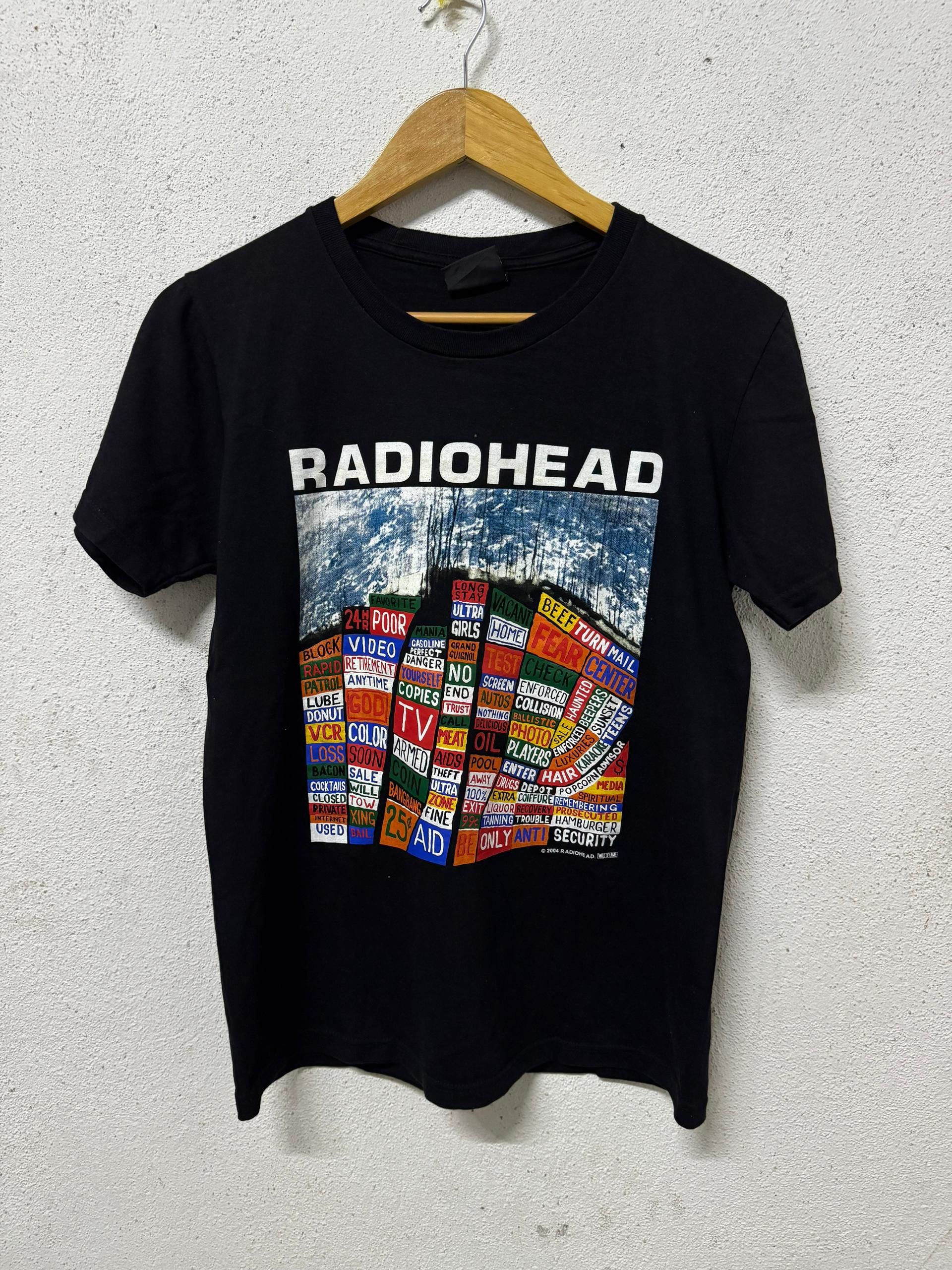Vintage Radiohead Bootleg 2004 Band Tshirt Hoodie, Sweatshirt | FlexRushtees.com