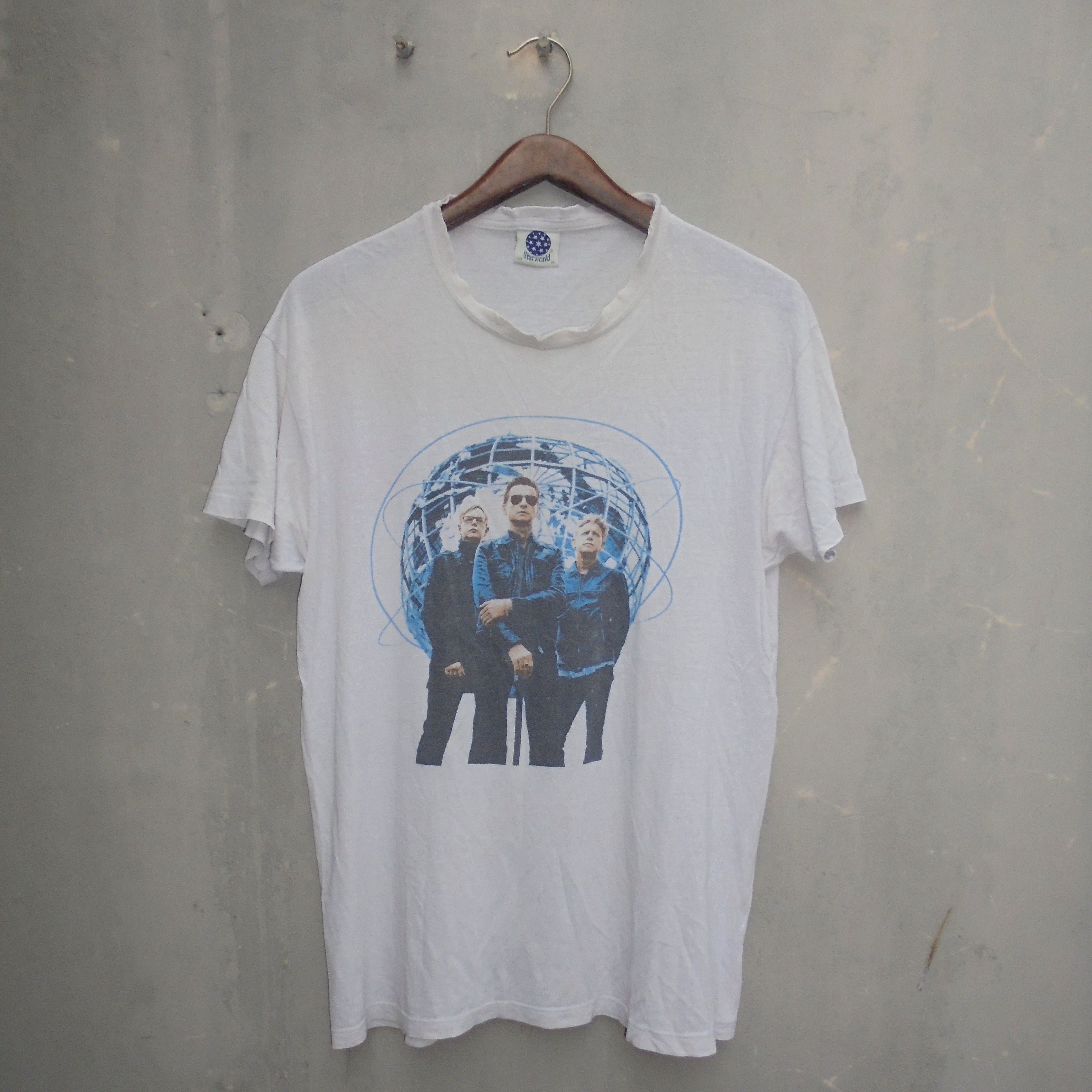 Band Tees 2009 Depeche Mode Tour Of The Universe Hoodie, Sweatshirt | FlexRushtees.com