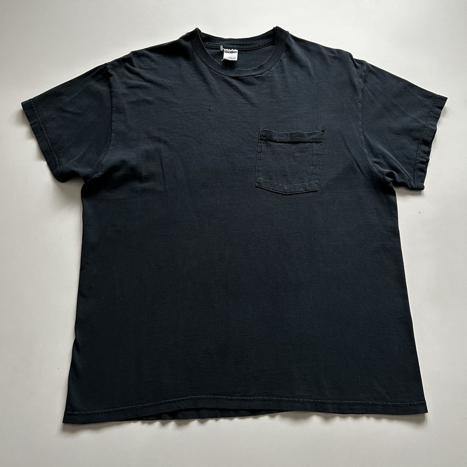 Vintage 90s Fruit Of The Loom Pocket T Shirt Xl Faded Black