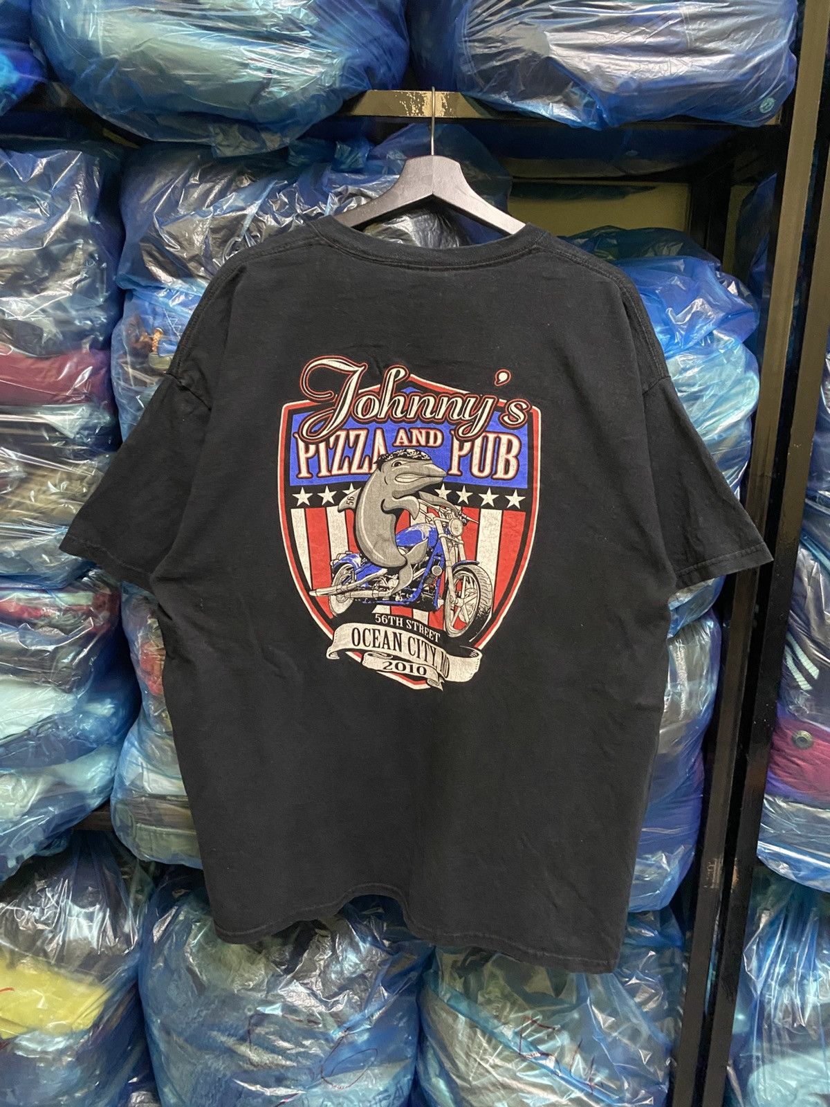 Other Vintage Johnny Pizza And Pub Tshirt Hoodie, Sweatshirt | FlexRushtees.com