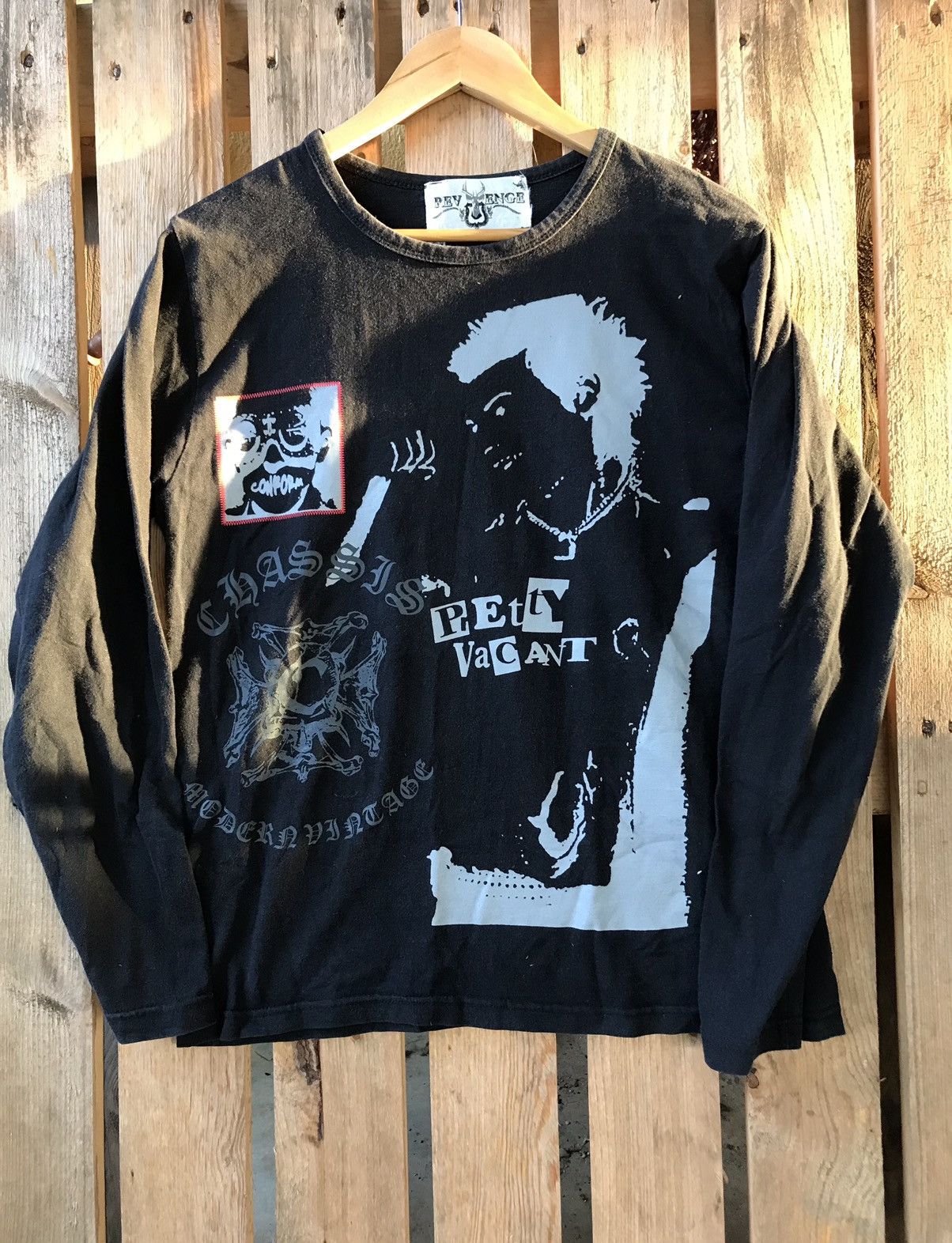 Band Tees Vtg Sex Pistols Sid Vicious Pretty Vacant Band Tee Hoodie, Sweatshirt | AU16VibeMintTees.com