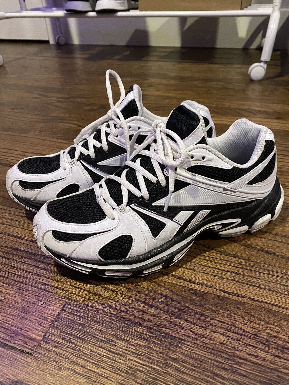 Vetements Reebok Spike Runner T-Shirts, Hoodie, Sweatshirt | FlexRushtees.com