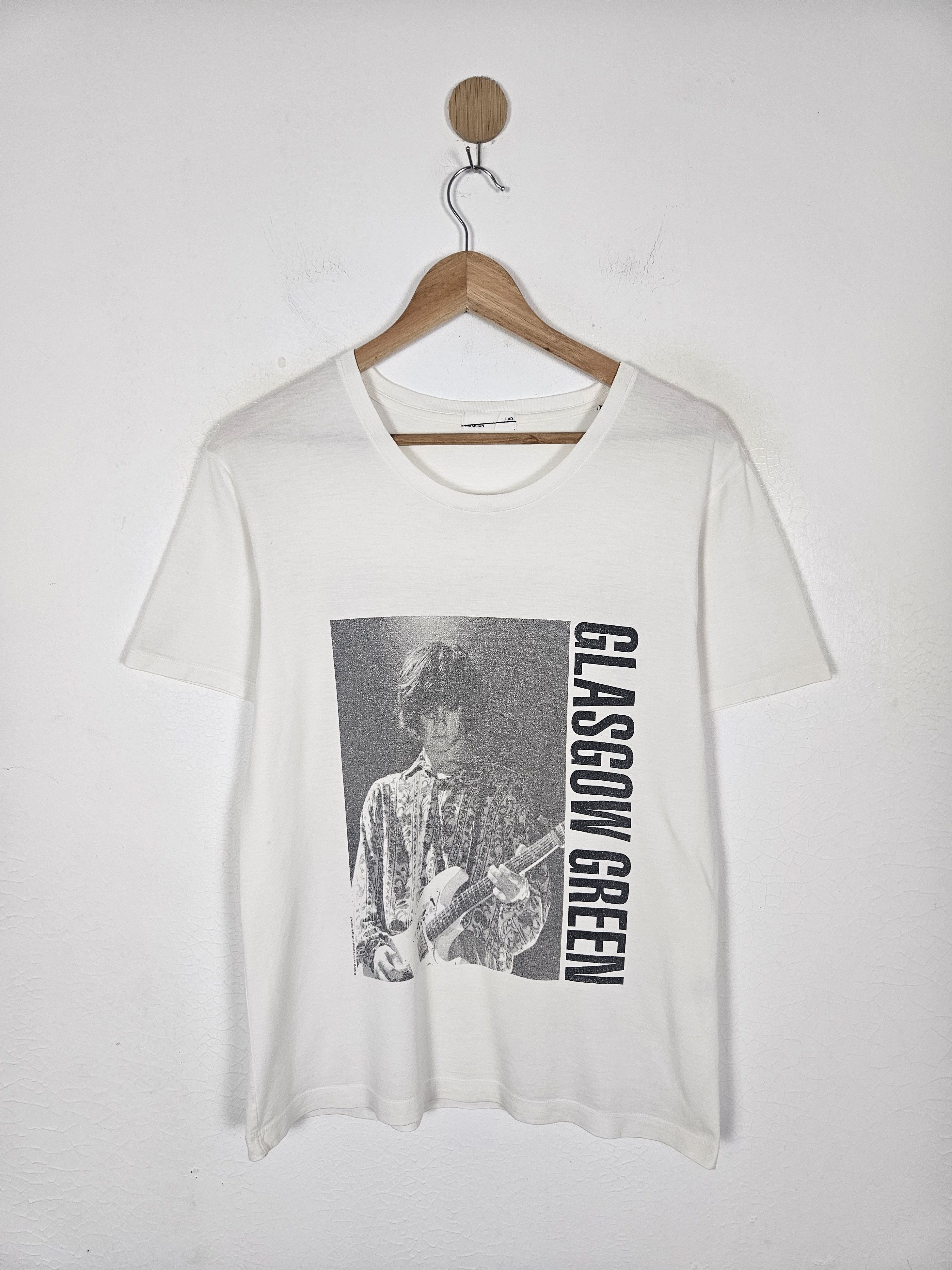 Musician Lad Musician The Stone Roses Johnny Squirre Glasgow Green T-Shirts, Hoodie, Sweatshirt | FlexRushtees.com