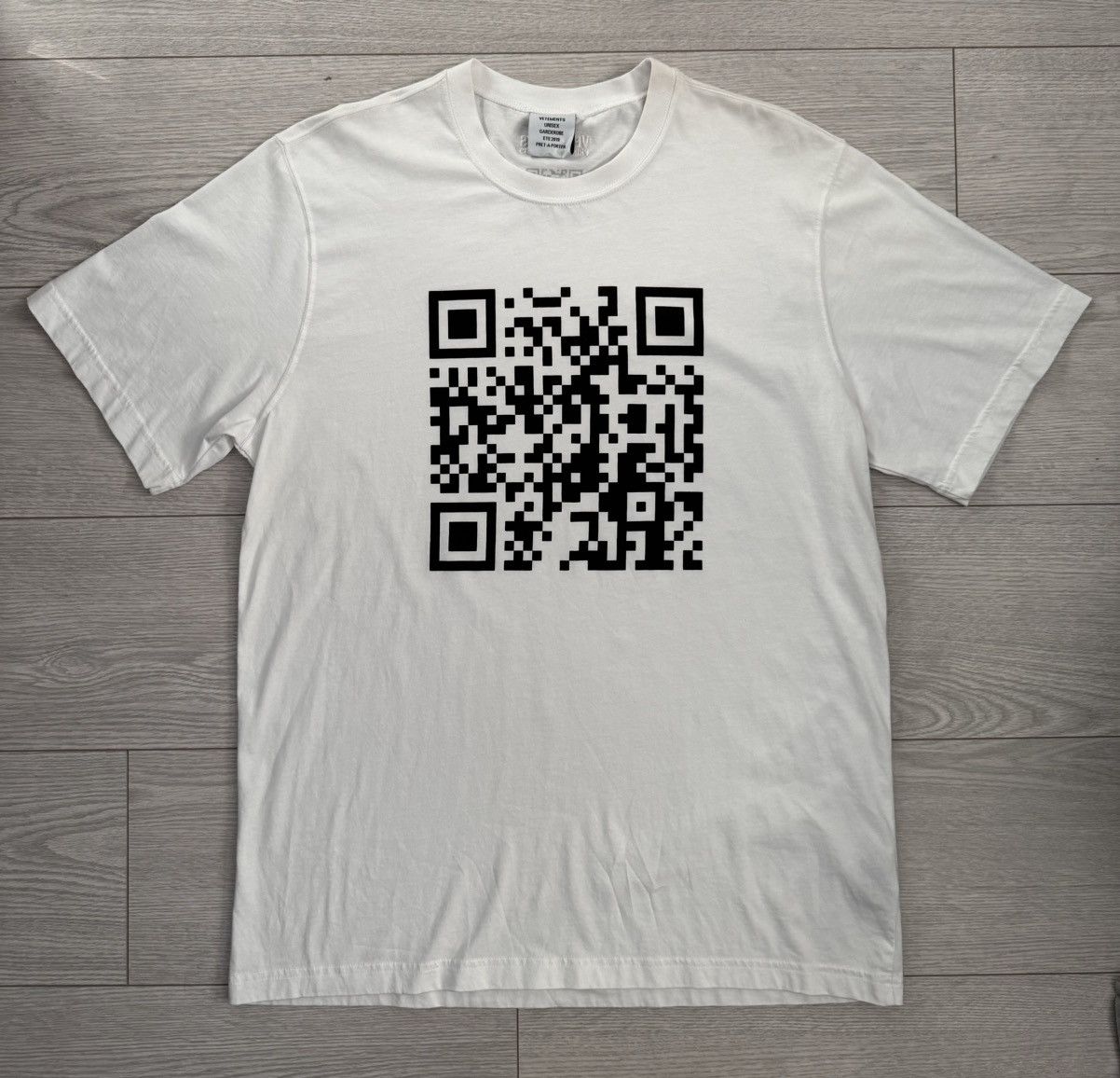 Vetements Qr Code T Shirt Ss19 Hoodie, Sweatshirt | FlexRushtees.com