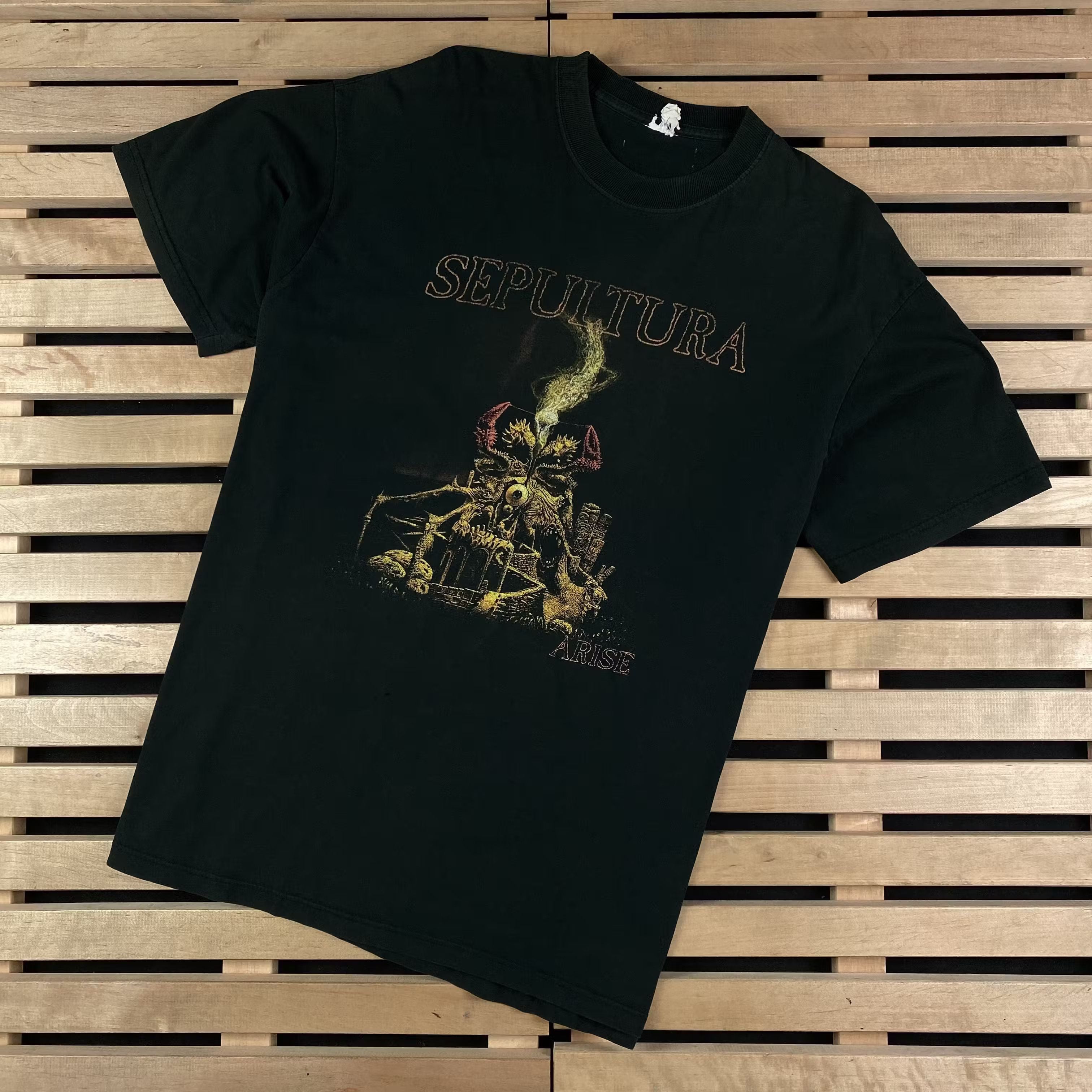 Band Tees Men S Rock T Shirt Sepultura Arise Vintage 90 S Size L Xl Hoodie, Sweatshirt | FlexRushtees.com