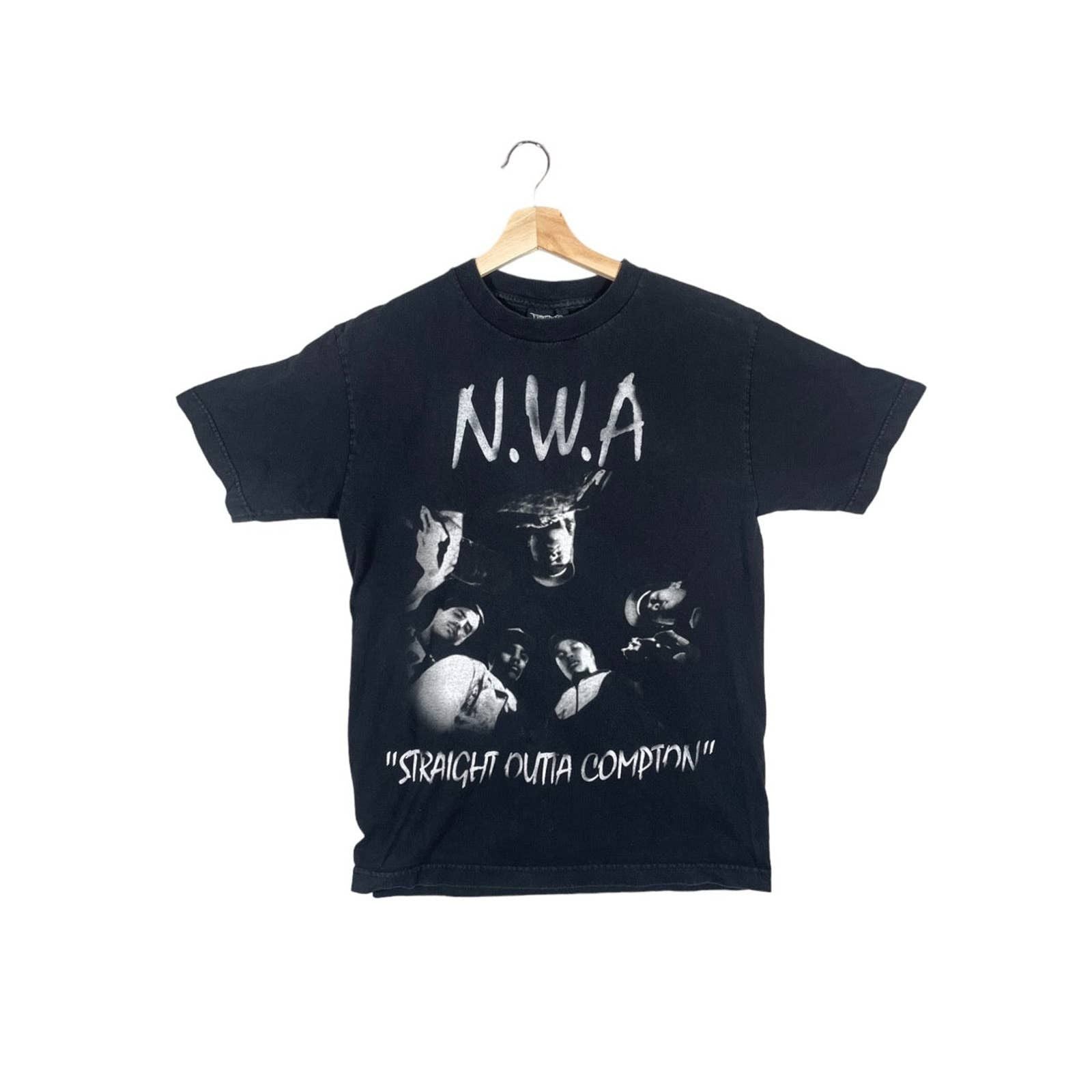 Vintage 2005 Nwa Straight Outta Compton T Shirt Hoodie, Sweatshirt | FlexRushtees.com