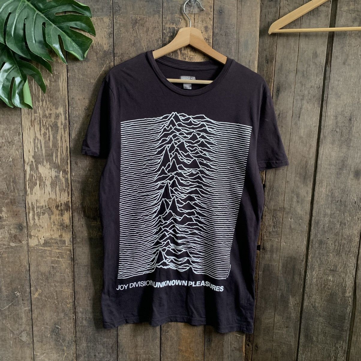 Divided Joy Division Unknown Pleasure Tshirt Hoodie, Sweatshirt | FlexRushtees.com