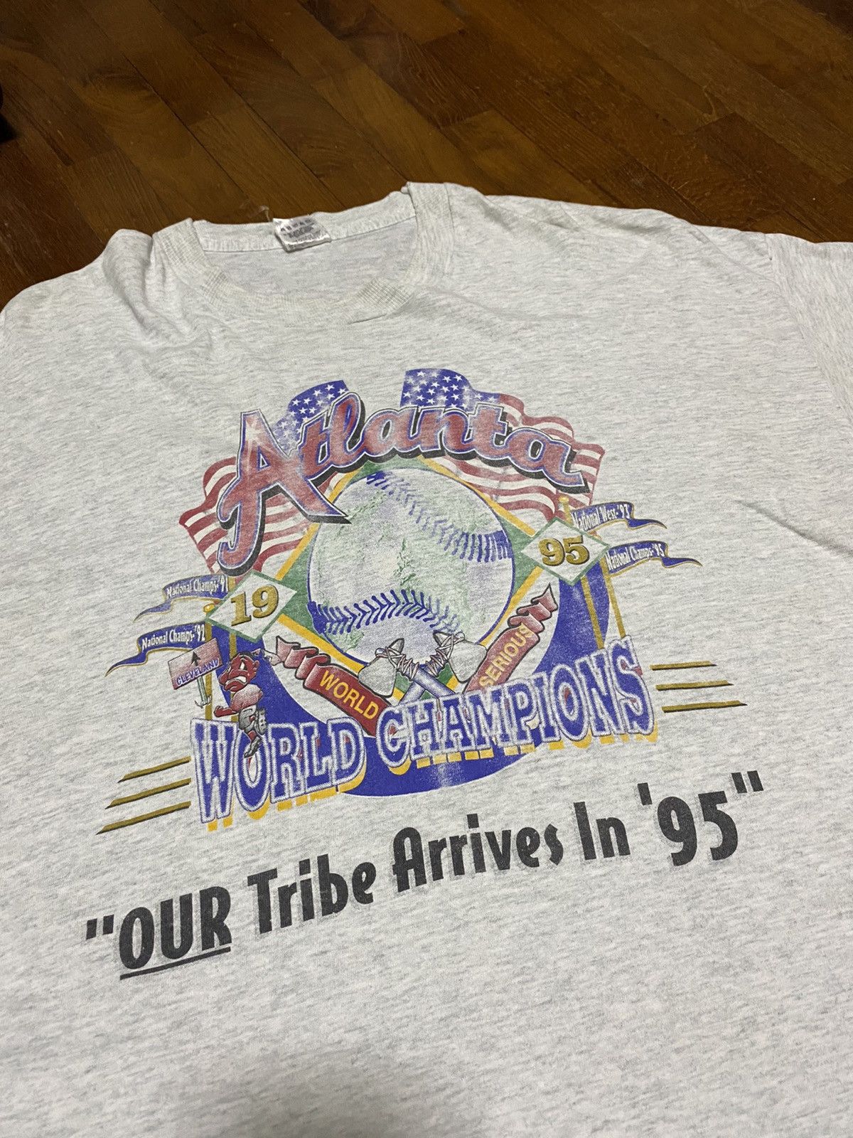 Vintage 95 Atlanta Braves Mlb World Champions Tee Hoodie, Sweatshirt | FlexRushtees.com