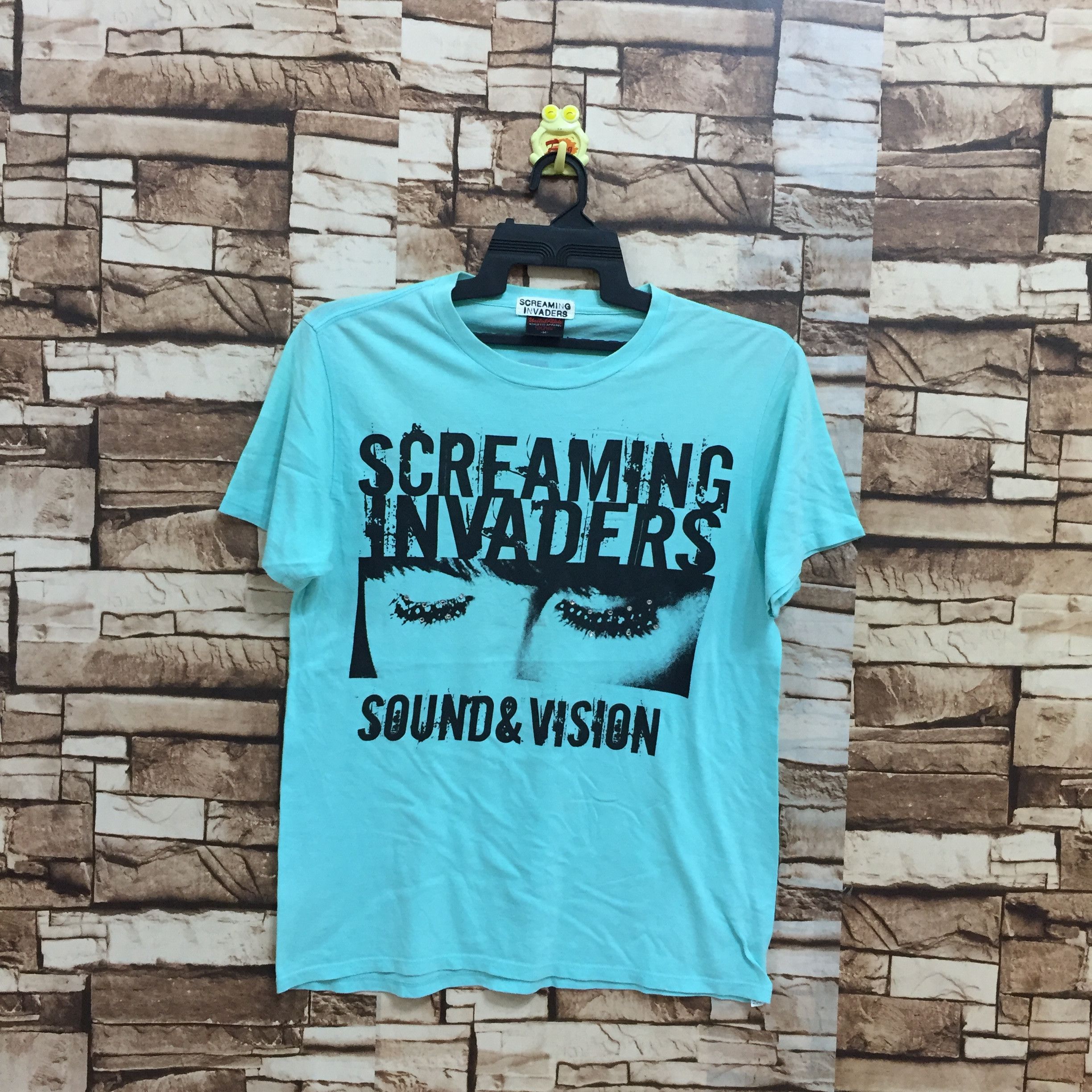Japanese Brand Screaming Invaders T Shirt Spellout Sound Vision Size M